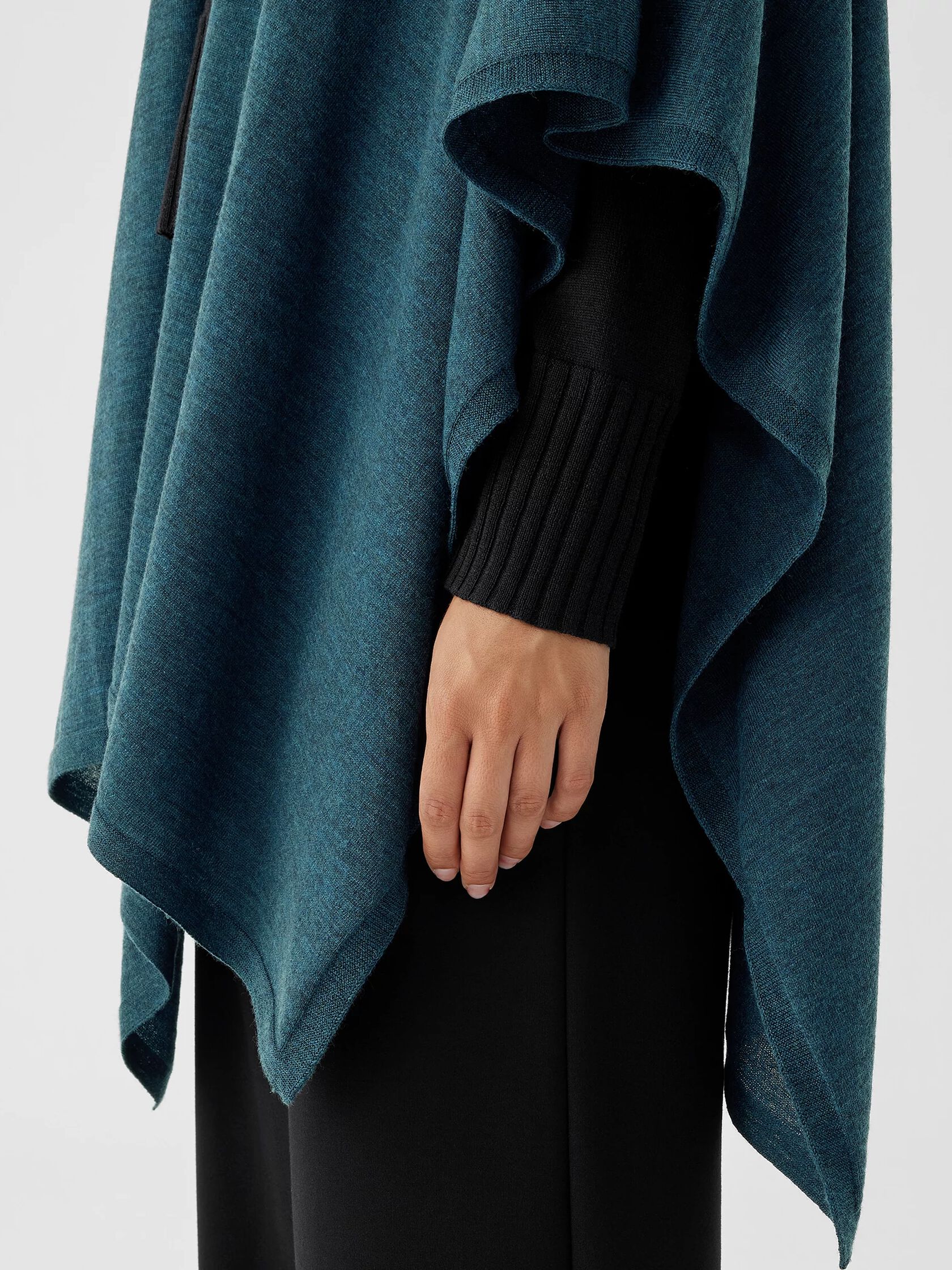 Fine Merino Jersey Poncho in Regenerative Wool