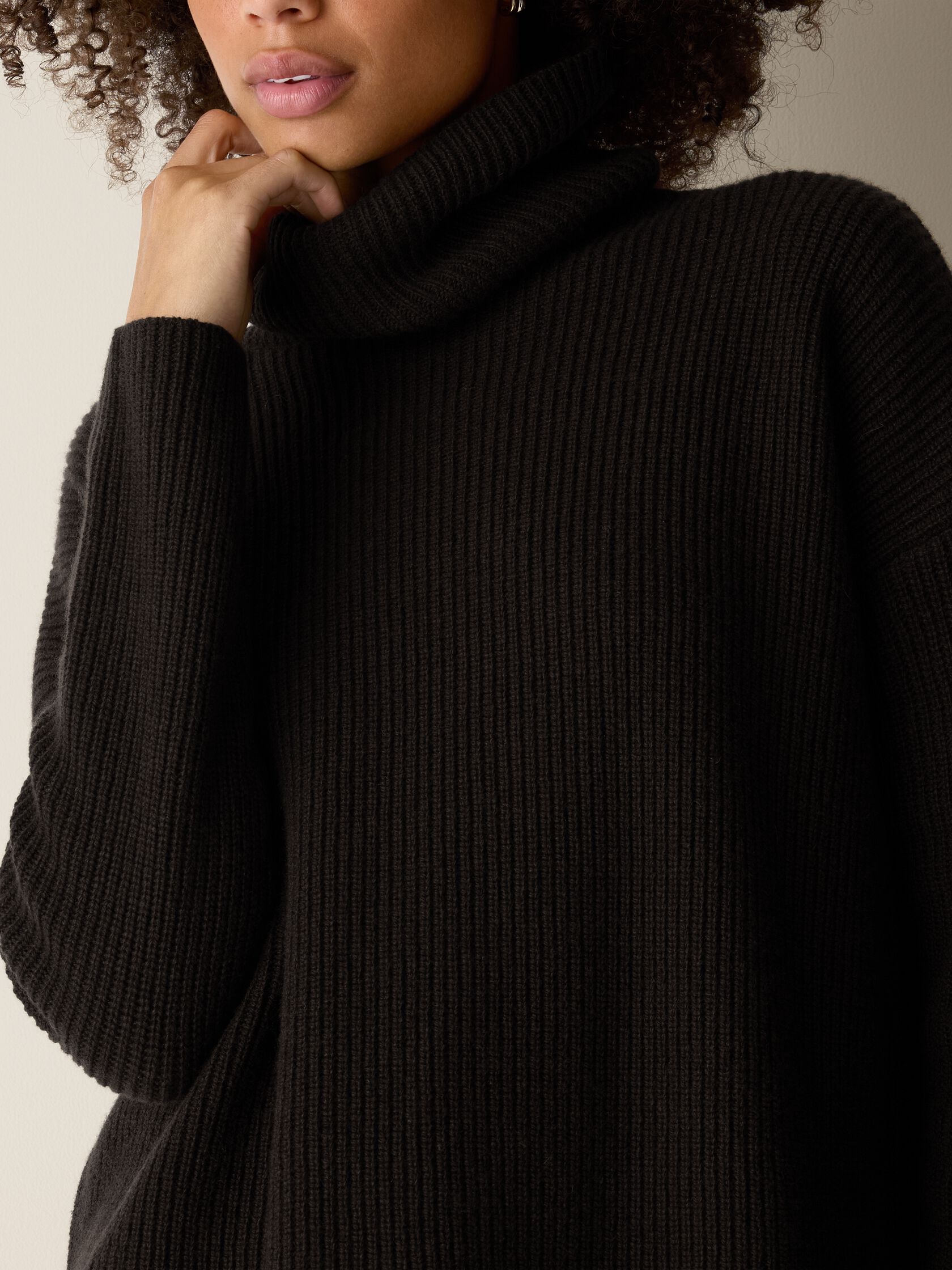 Recycled Wool Cashmere Turtleneck Top