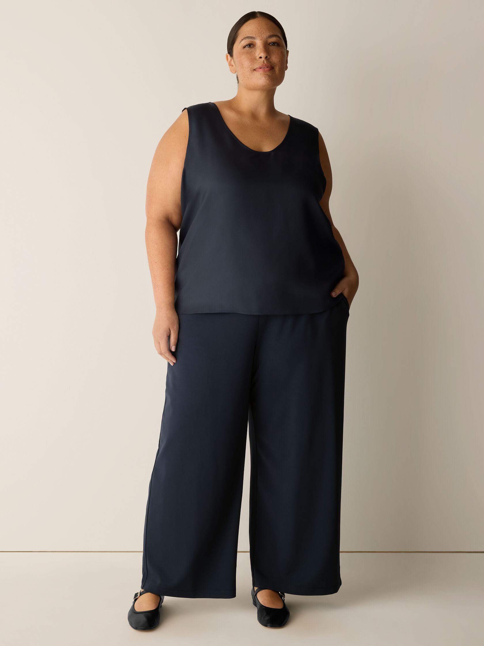 Silk Twill Curved V-Neck Tank