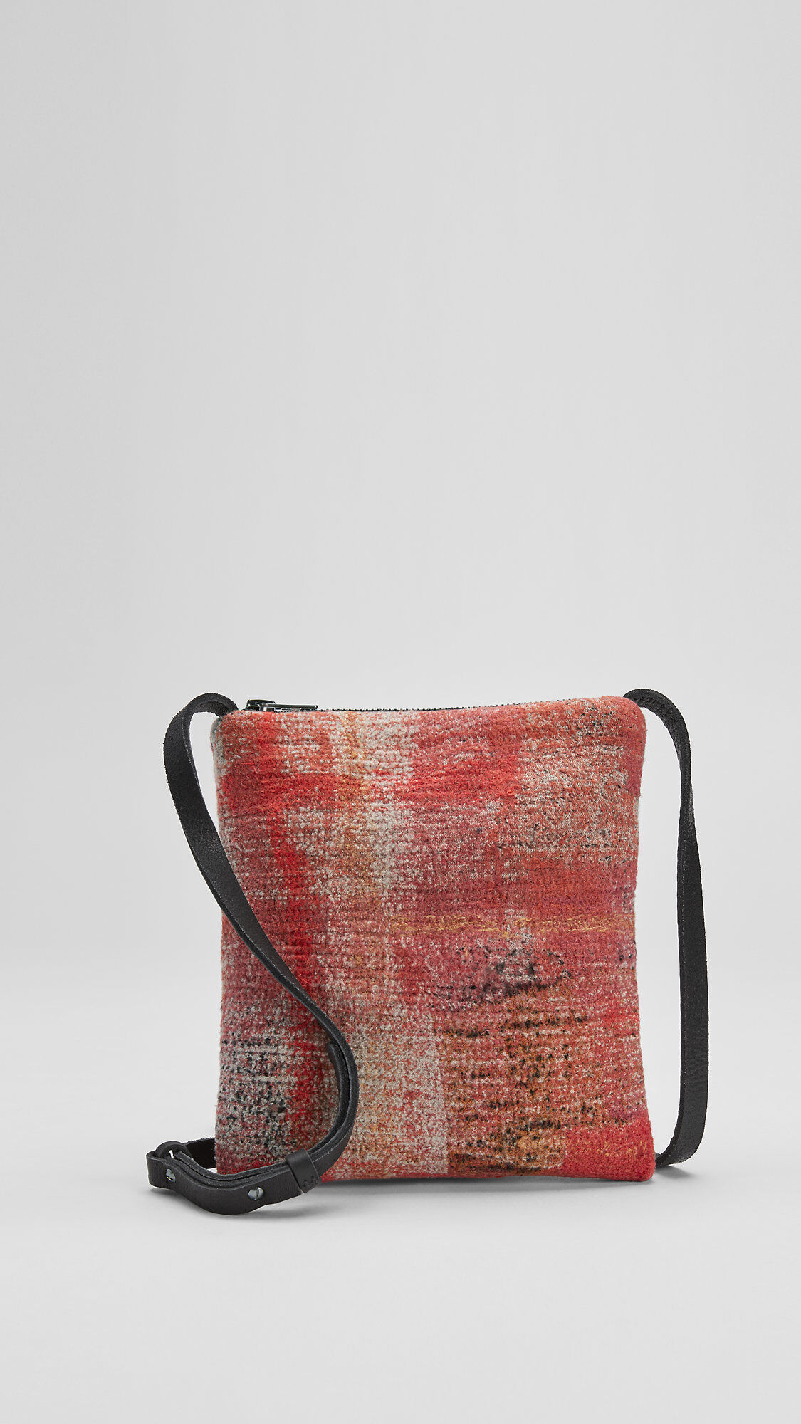 【CERRIC】MOHAIR CROSS BAG ★韓国人気★ 追跡付 CERRIC(セリック)のレディース バッグ・カバン 人気アイテム