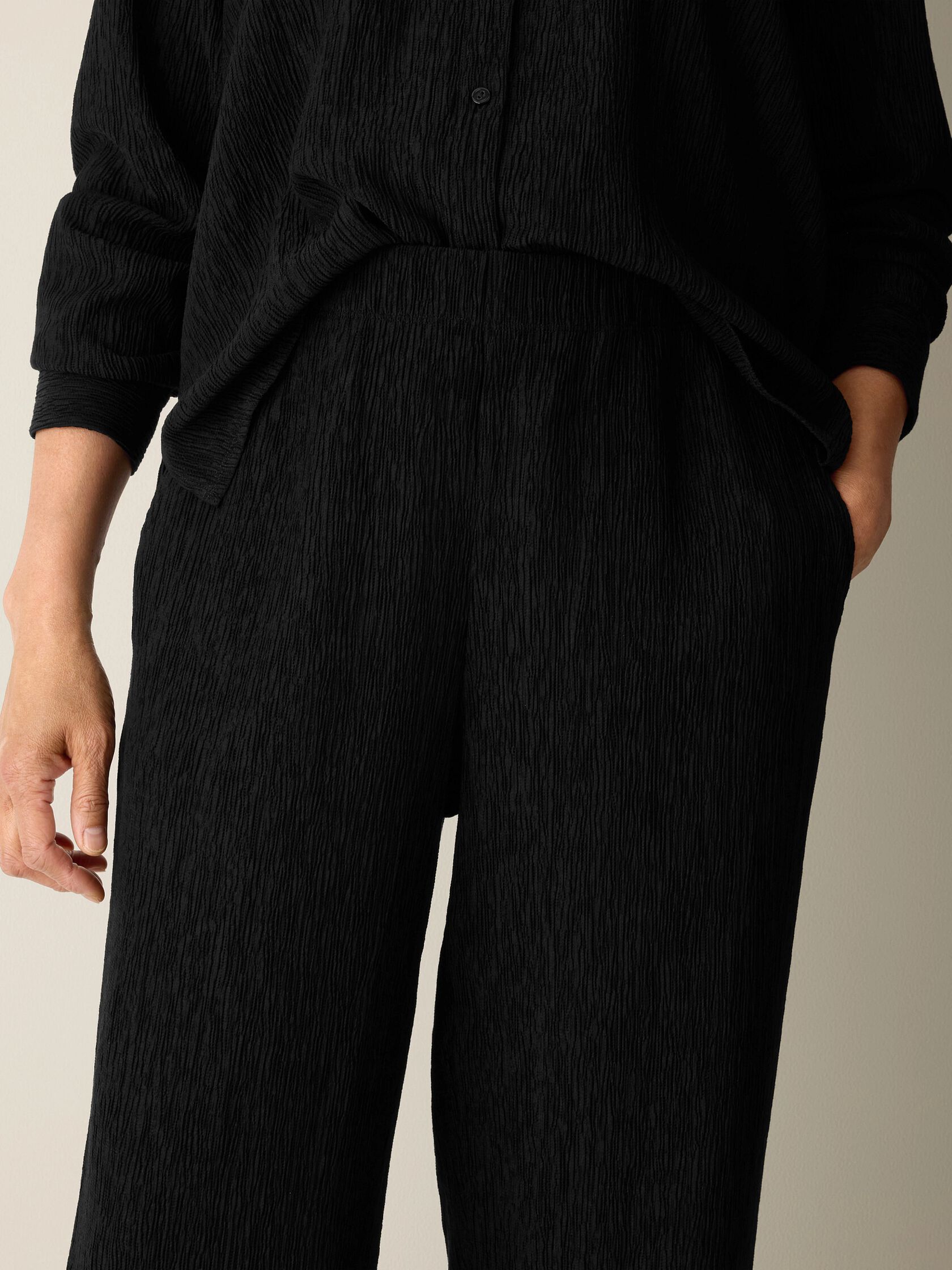 Woven Pliss&eacute; Straight Pant