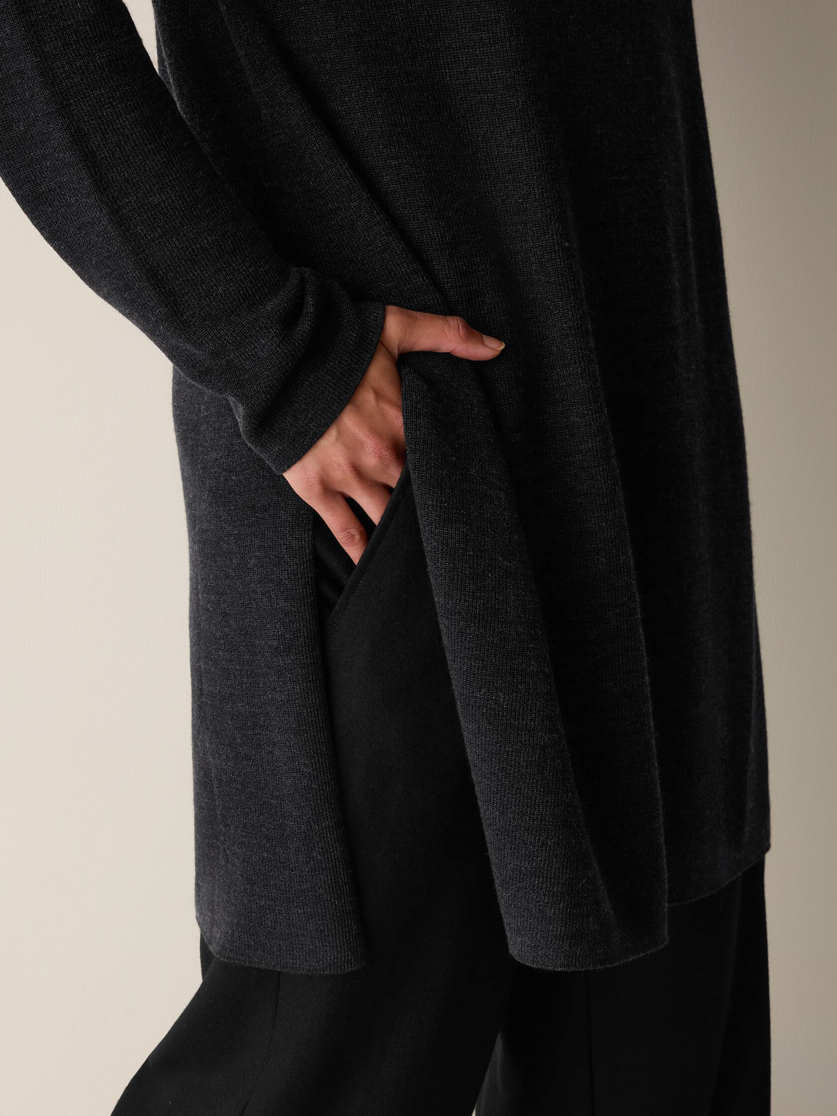 Superfine Merino Crew Neck Long Top in Regenerative Wool