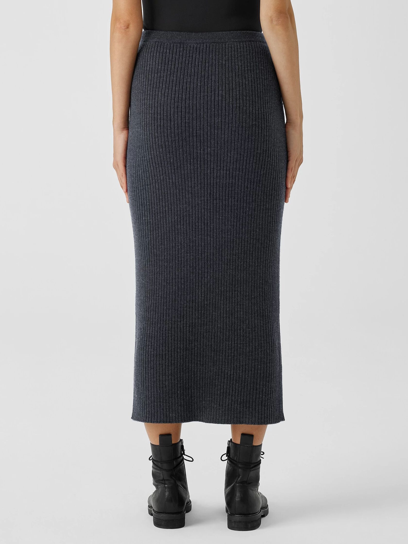 Merino Slim Pencil Skirt in Regenerative Wool