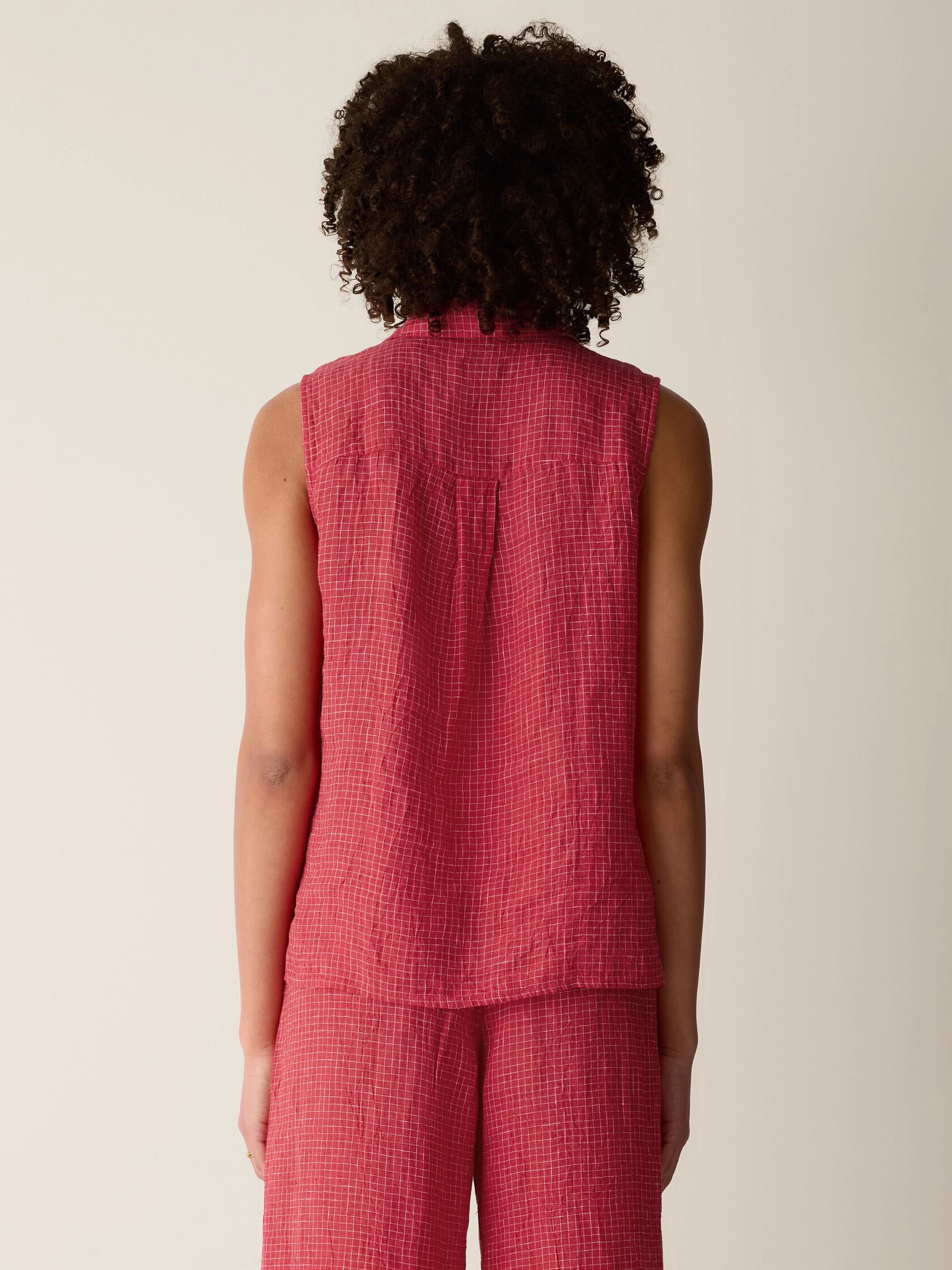 Puckered Organic Linen Grid Sleeveless Shirt
