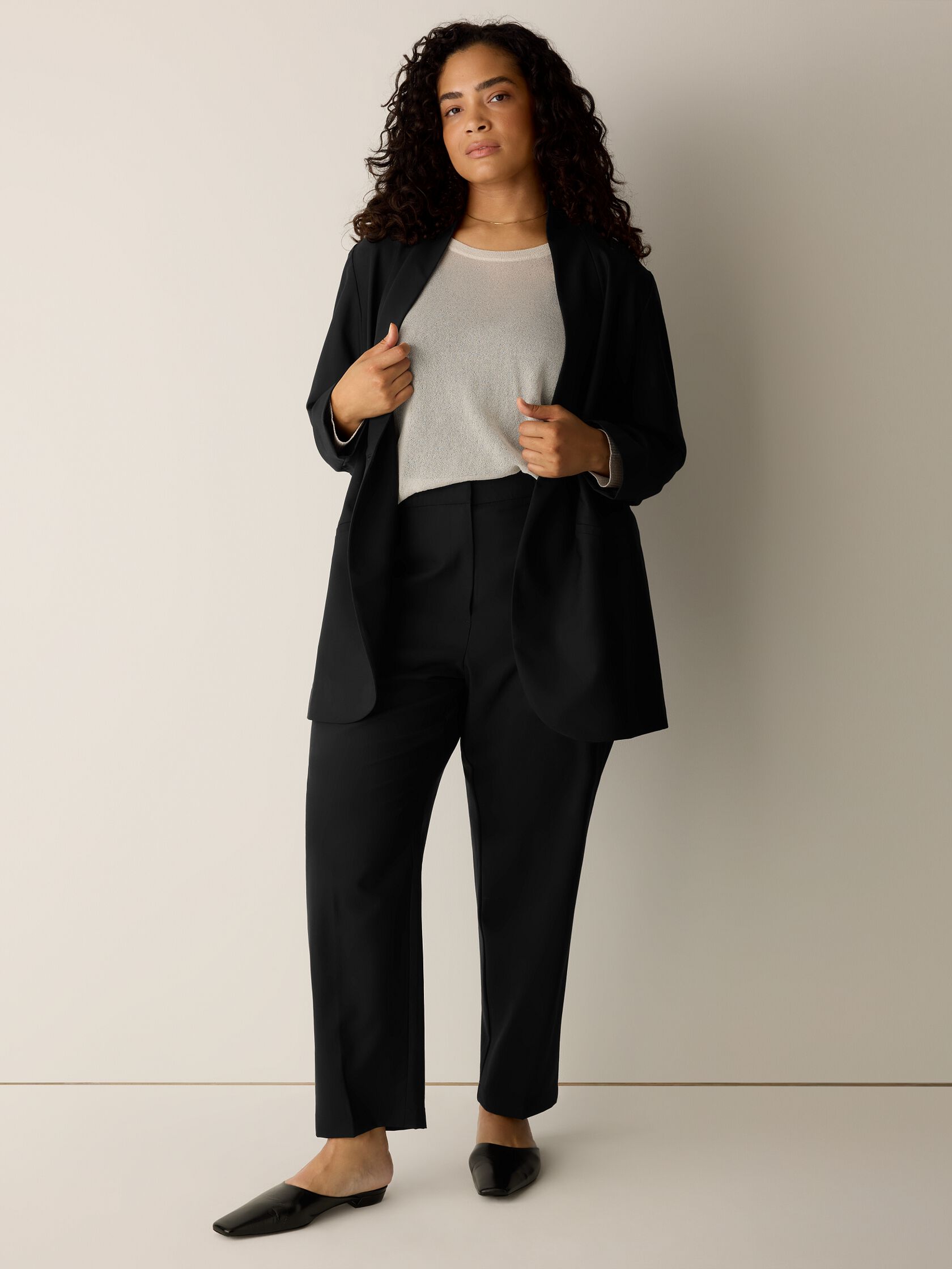Seasonless Wool Tapered Trouser Pant