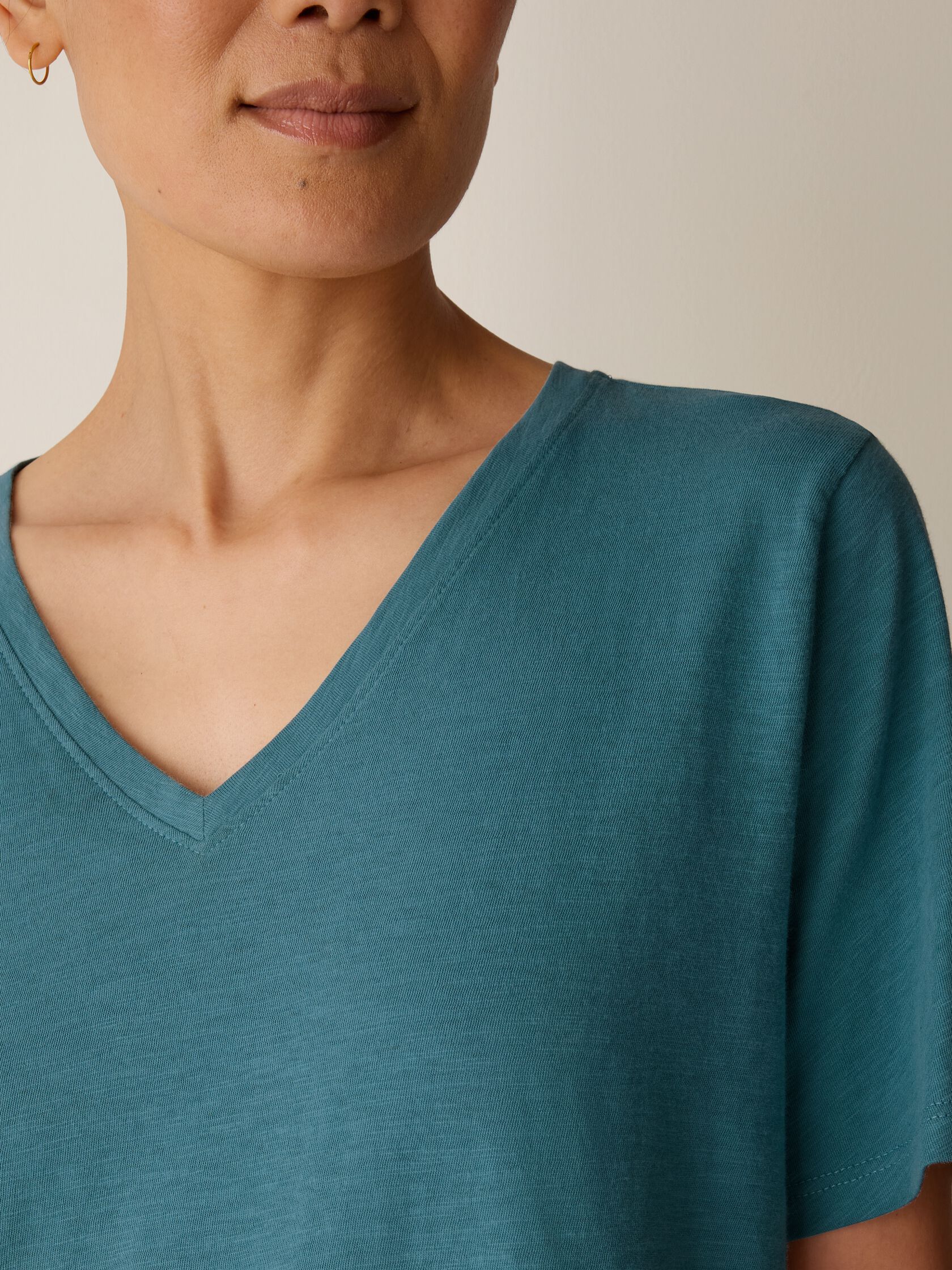Organic Cotton Slubby Jersey V-Neck Tee