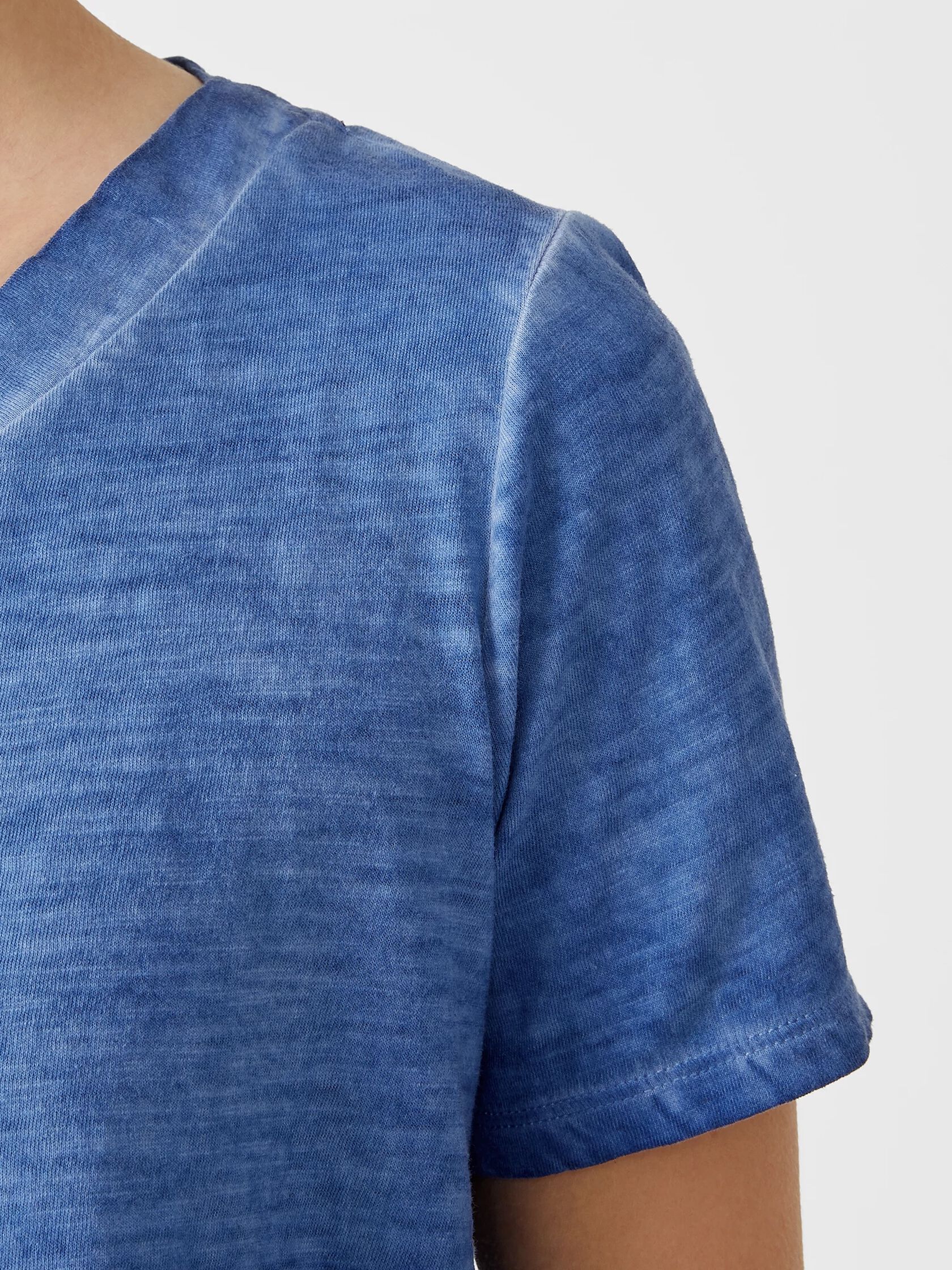 Pigment-Dyed Organic Cotton V-Neck Tee