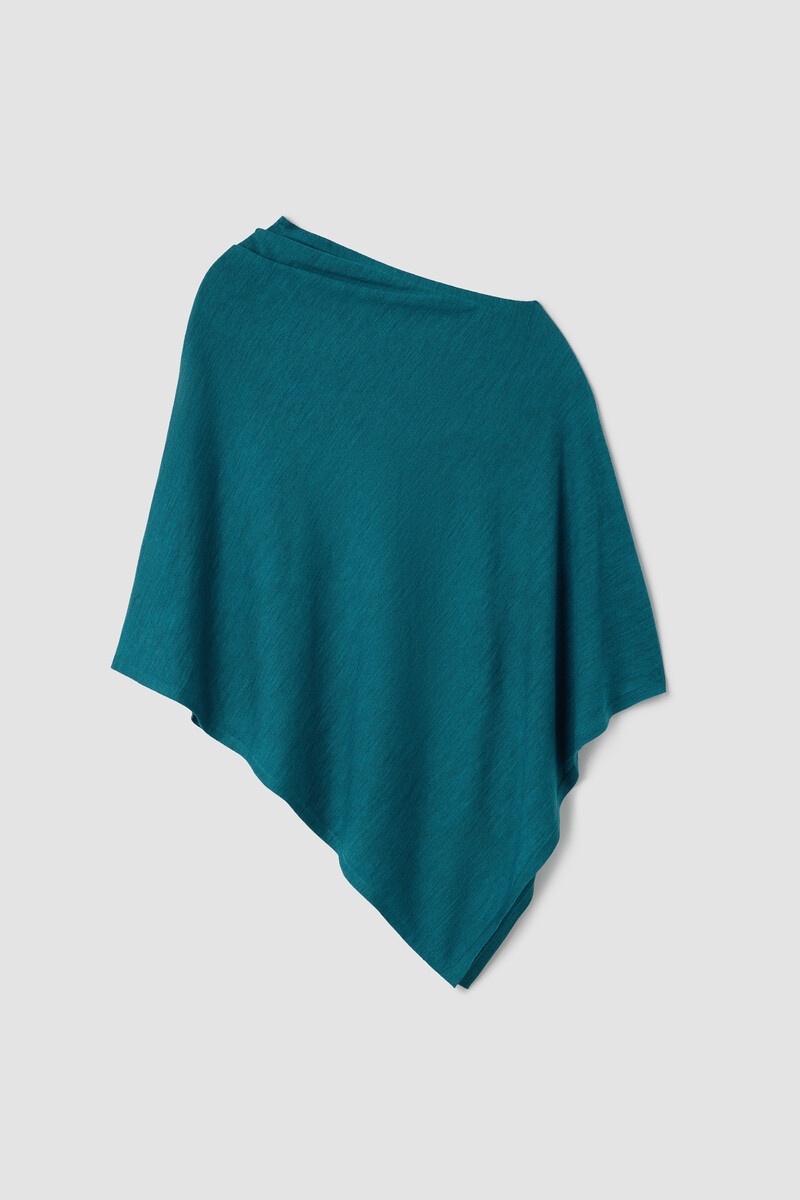 Superfine Merino Poncho in Regenerative Wool Superfine Merino Poncho in Regenerative Wool