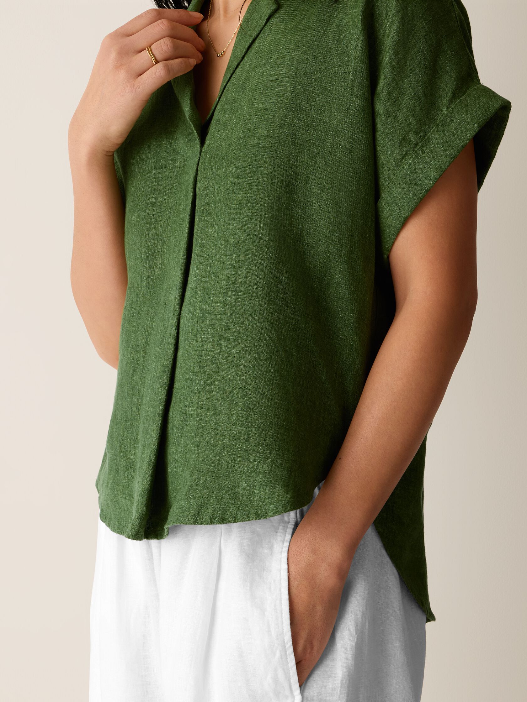 Washed Organic Linen D&eacute;lav&eacute; Notch Collar Top