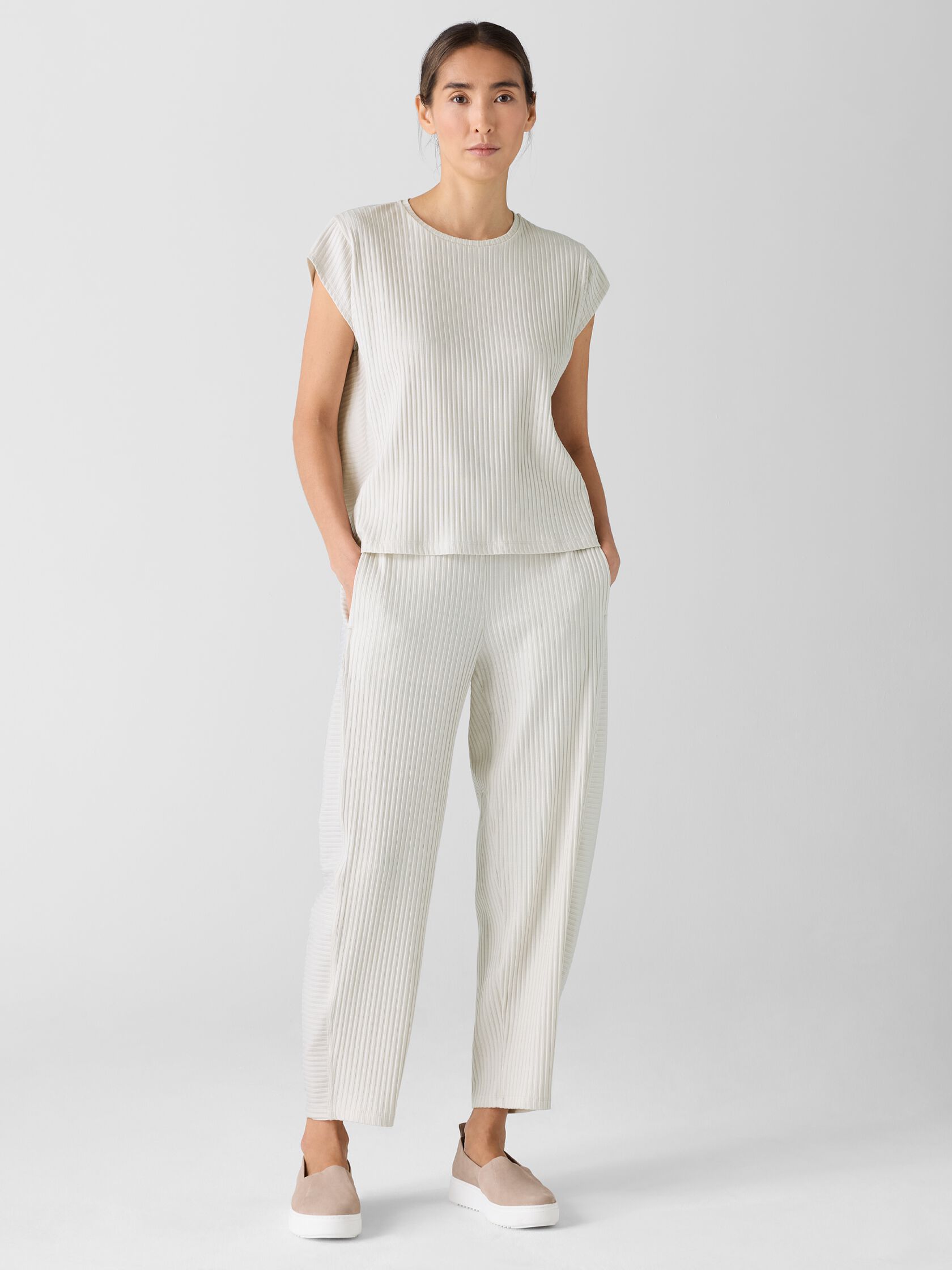 Textured Stretch Rib Round Neck Top