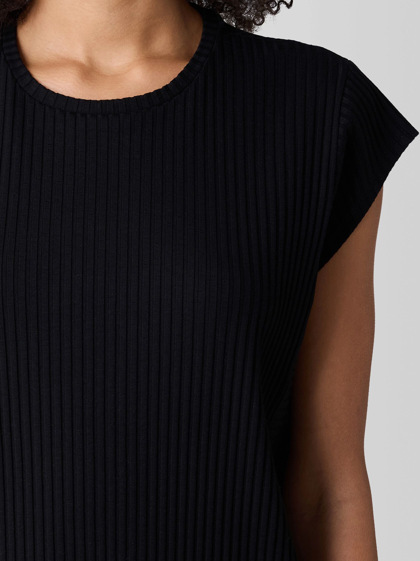 Textured Stretch Rib Round Neck Top