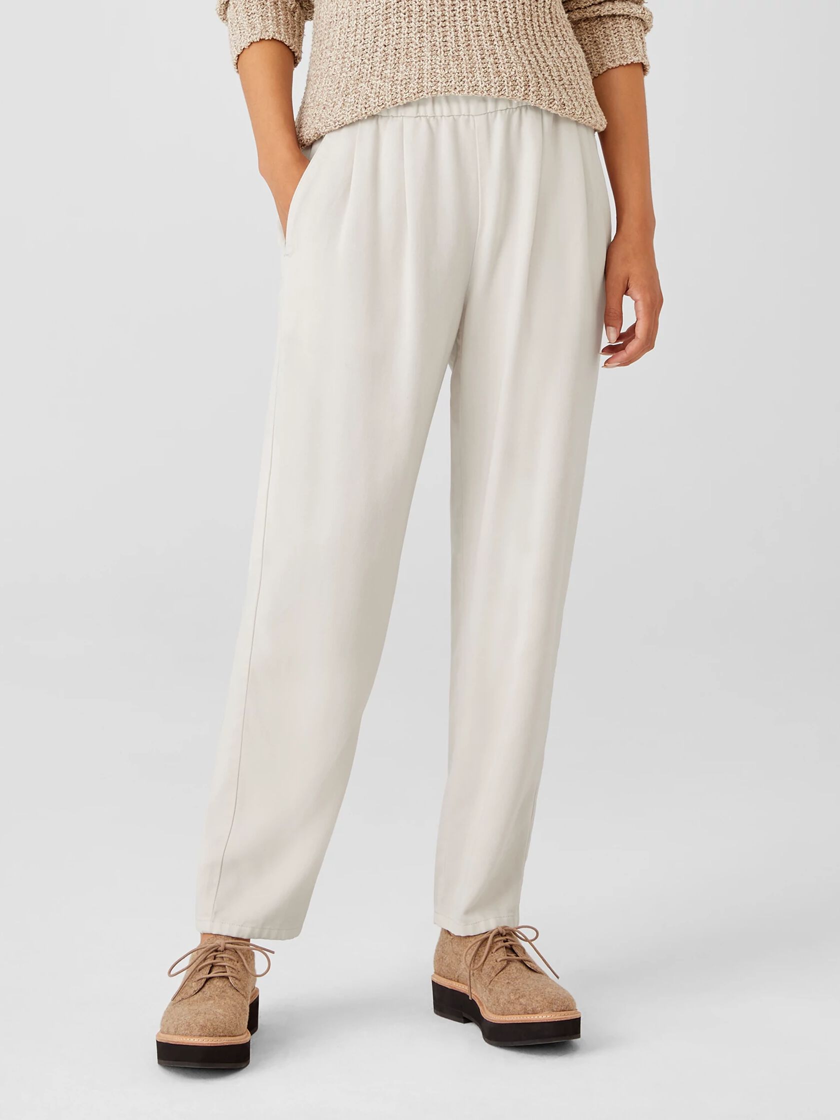 Soft Twill Pleated Tapered Pant