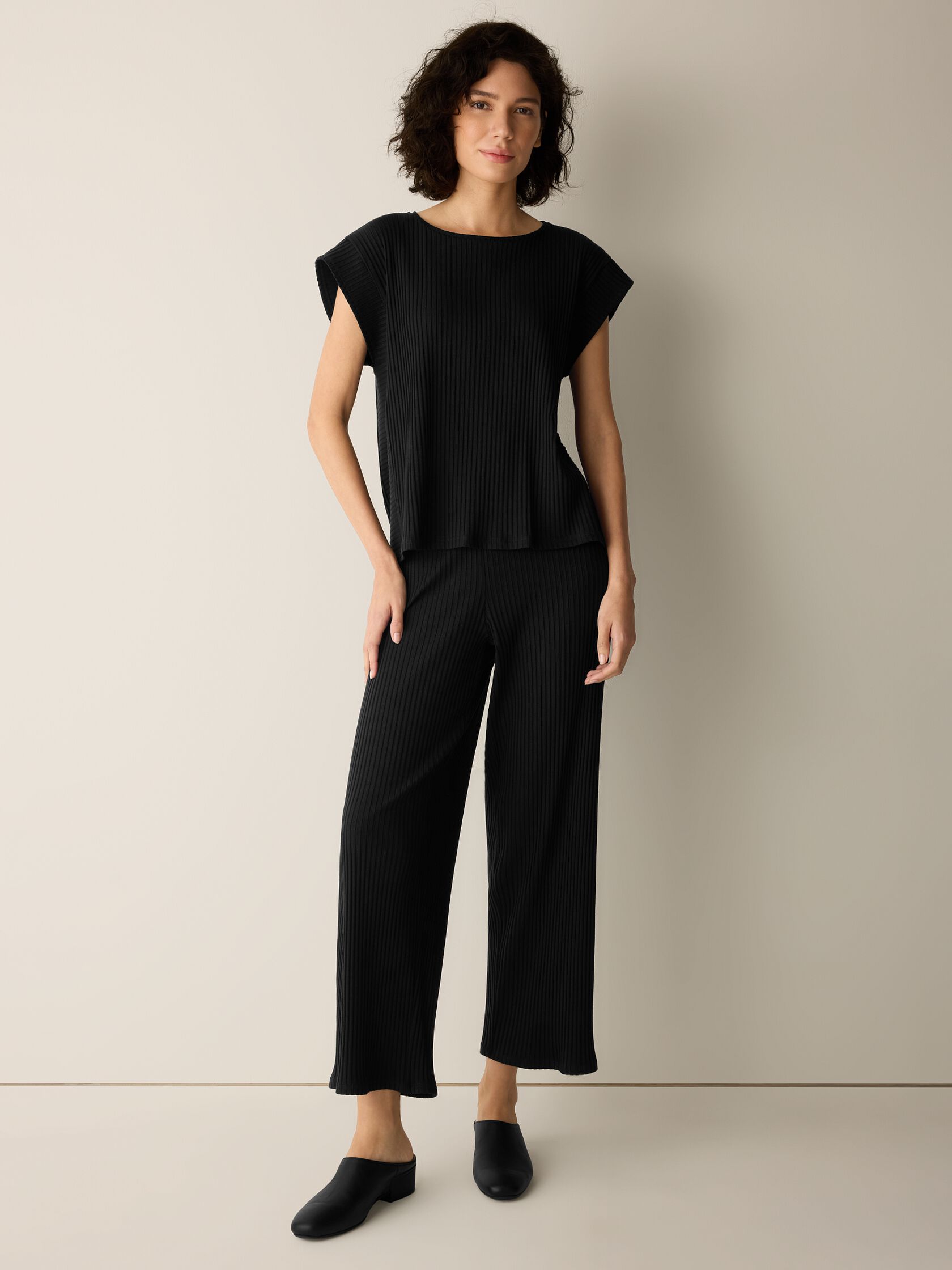Textured Stretch Rib Round Neck Top