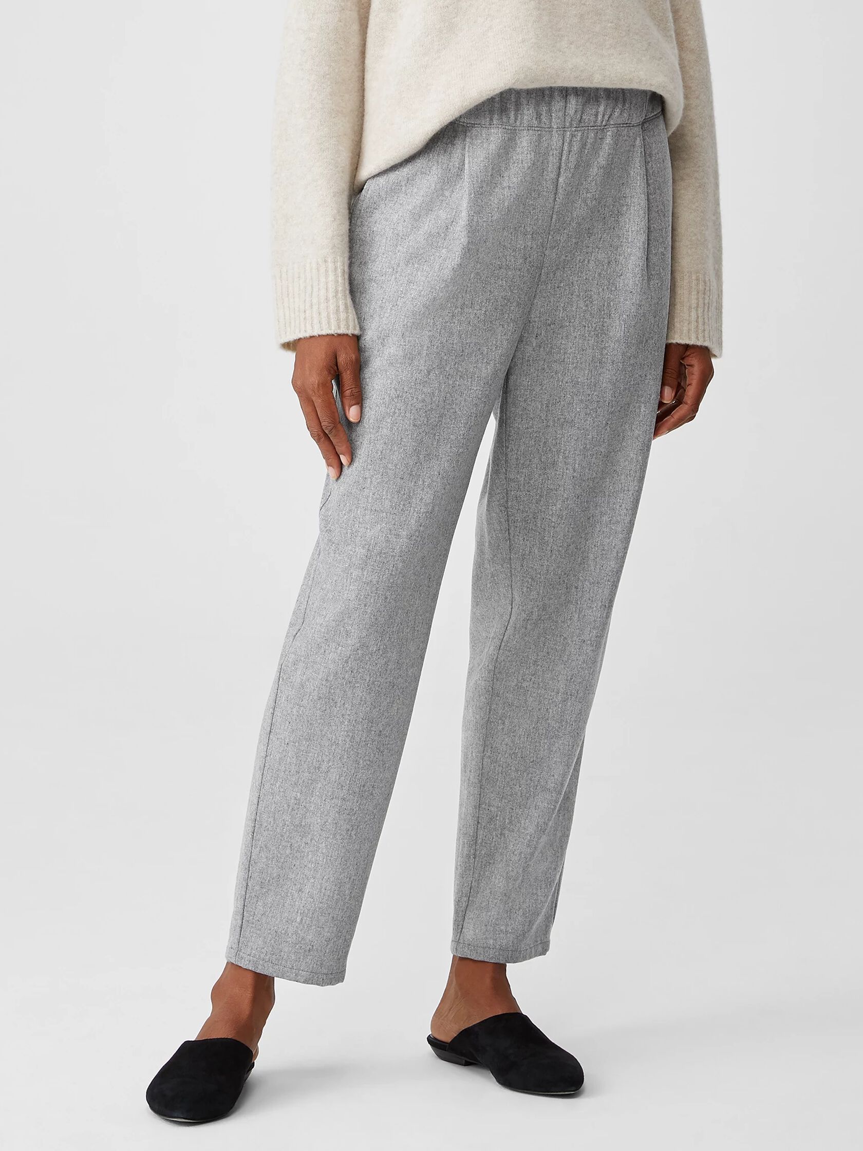 Soft Wool Flannel Pleated Tapered Pant