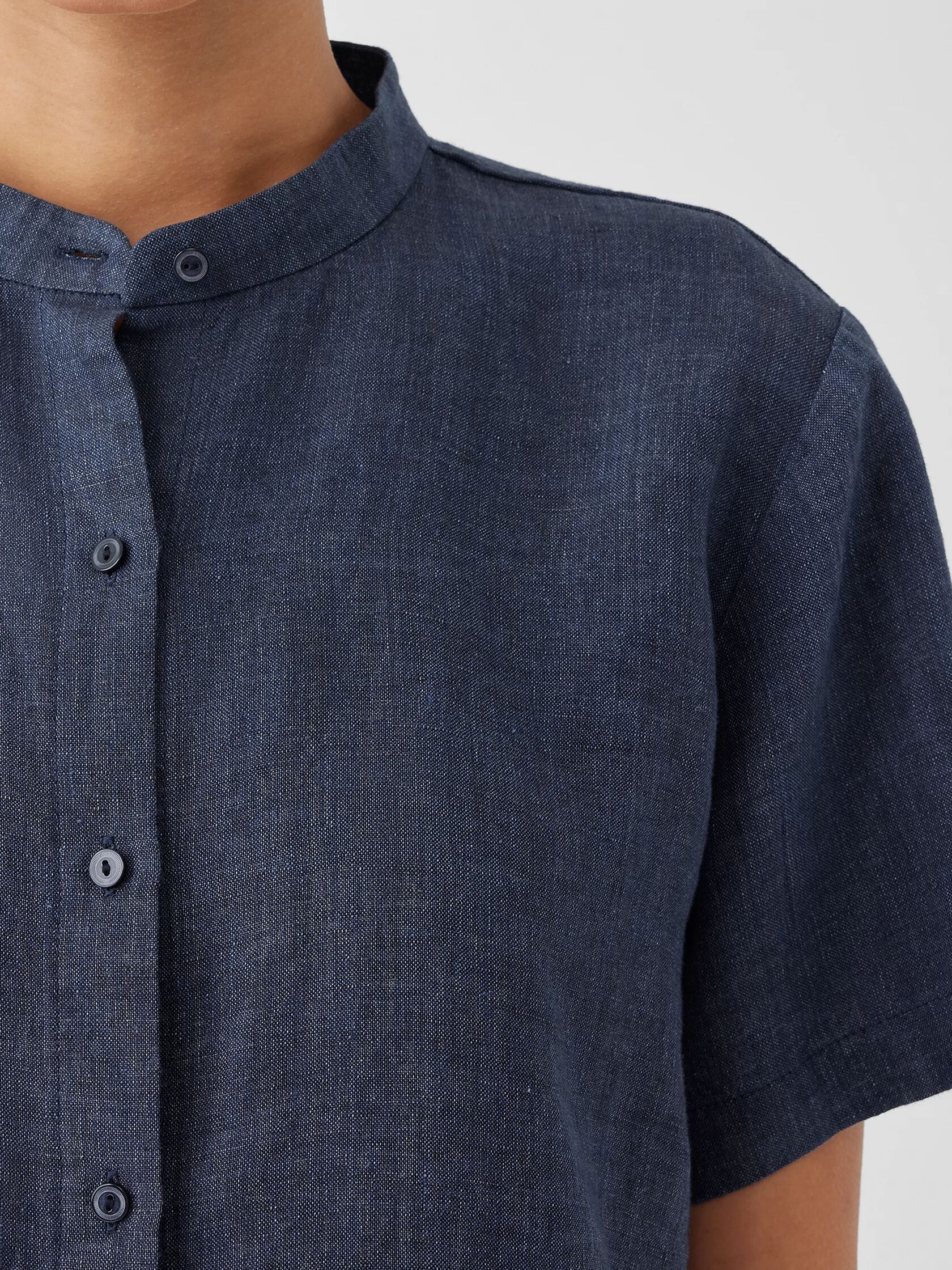 Washed Organic Linen Délavé Band Collar Shirt