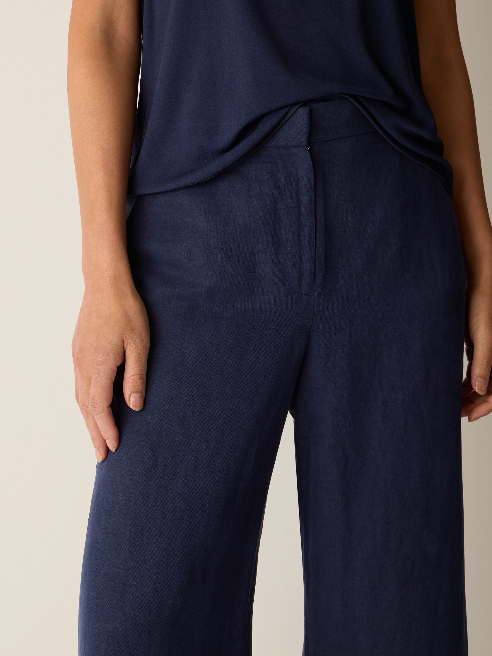 Linen Silk Twill Wide-Leg Trouser