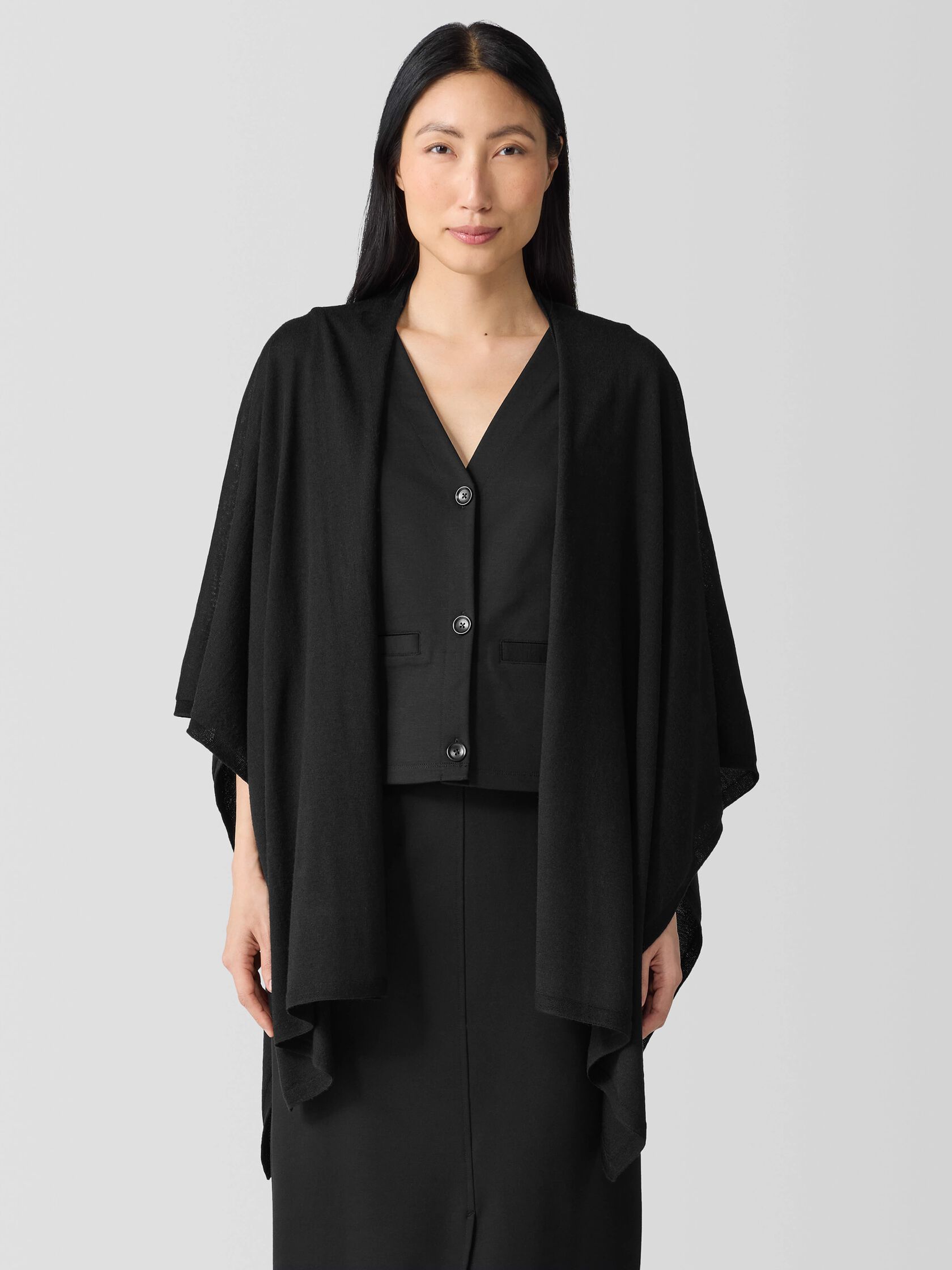 Fine Merino Poncho in Regenerative Wool