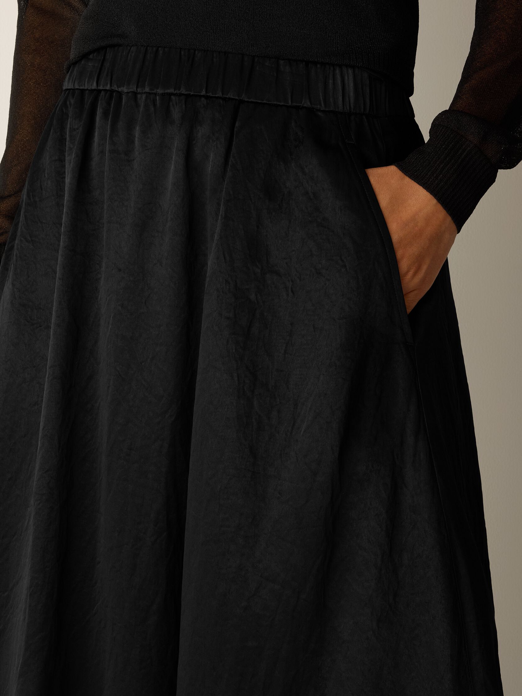 Textured Satin Bubble Hem Skirt