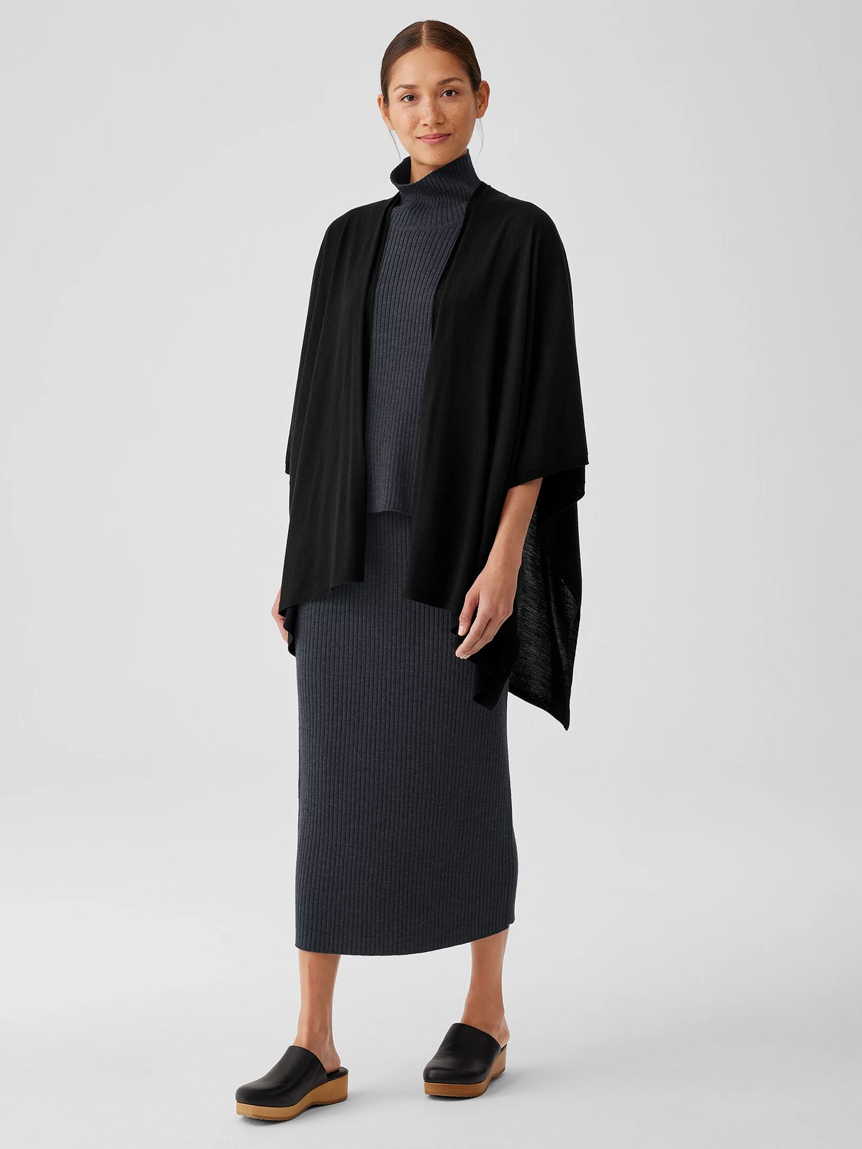 Fine Merino Jersey Poncho in Regenerative Wool