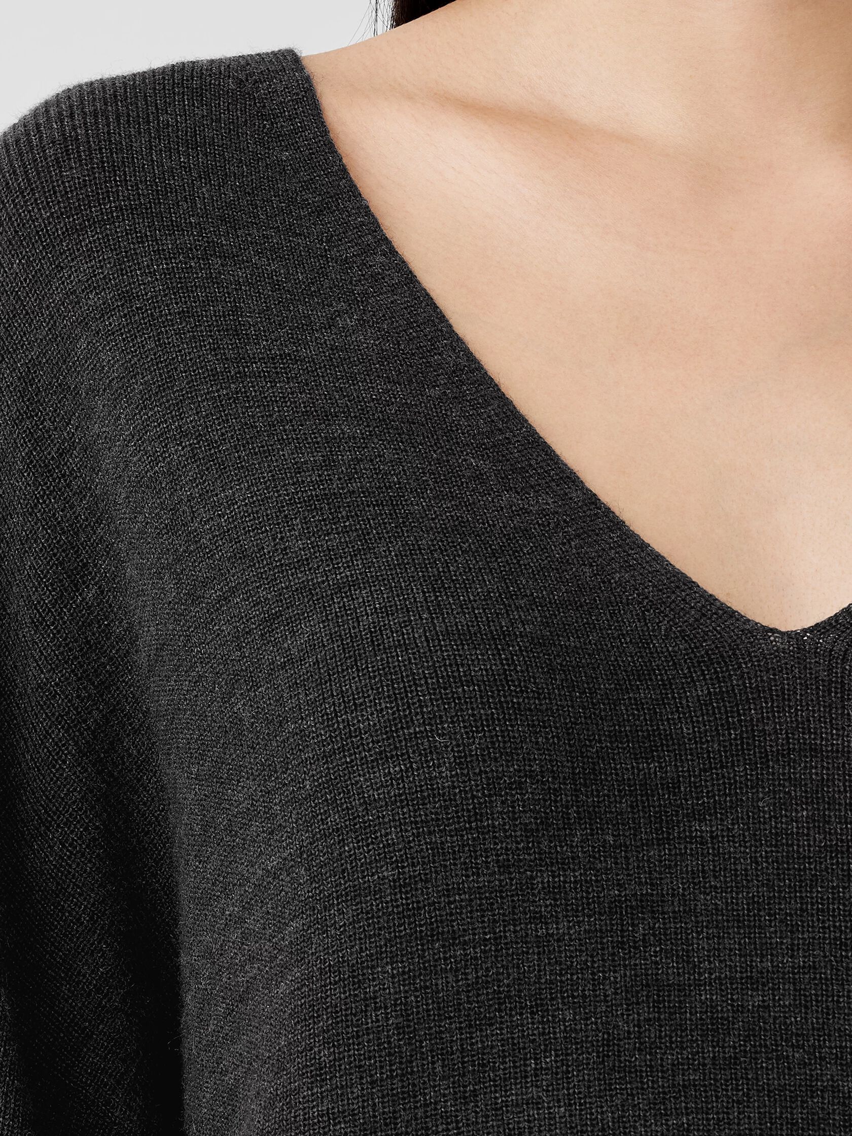 Merino V-Neck Top in Regenerative Wool