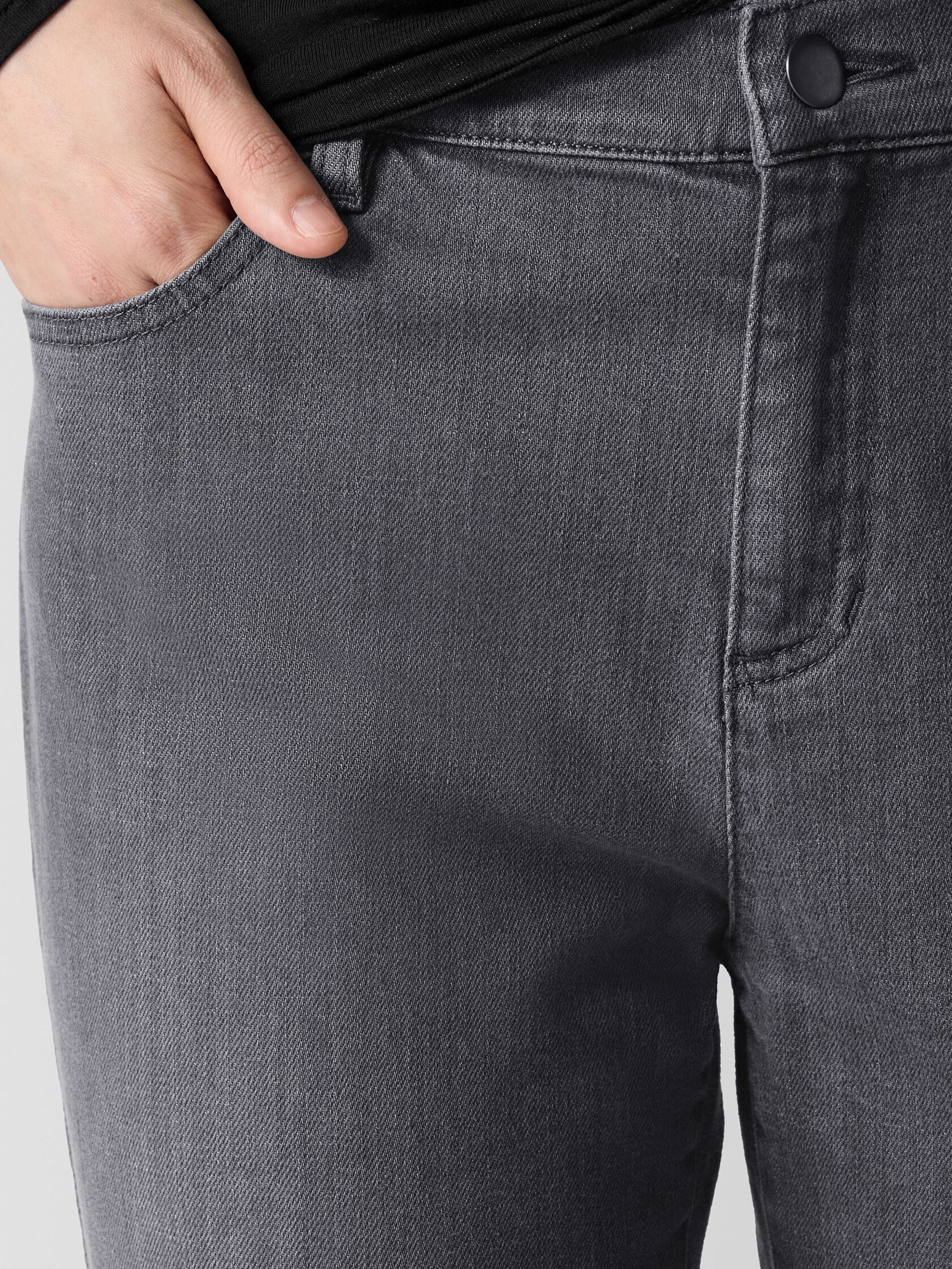Cotton Stretch Denim Slim Jean