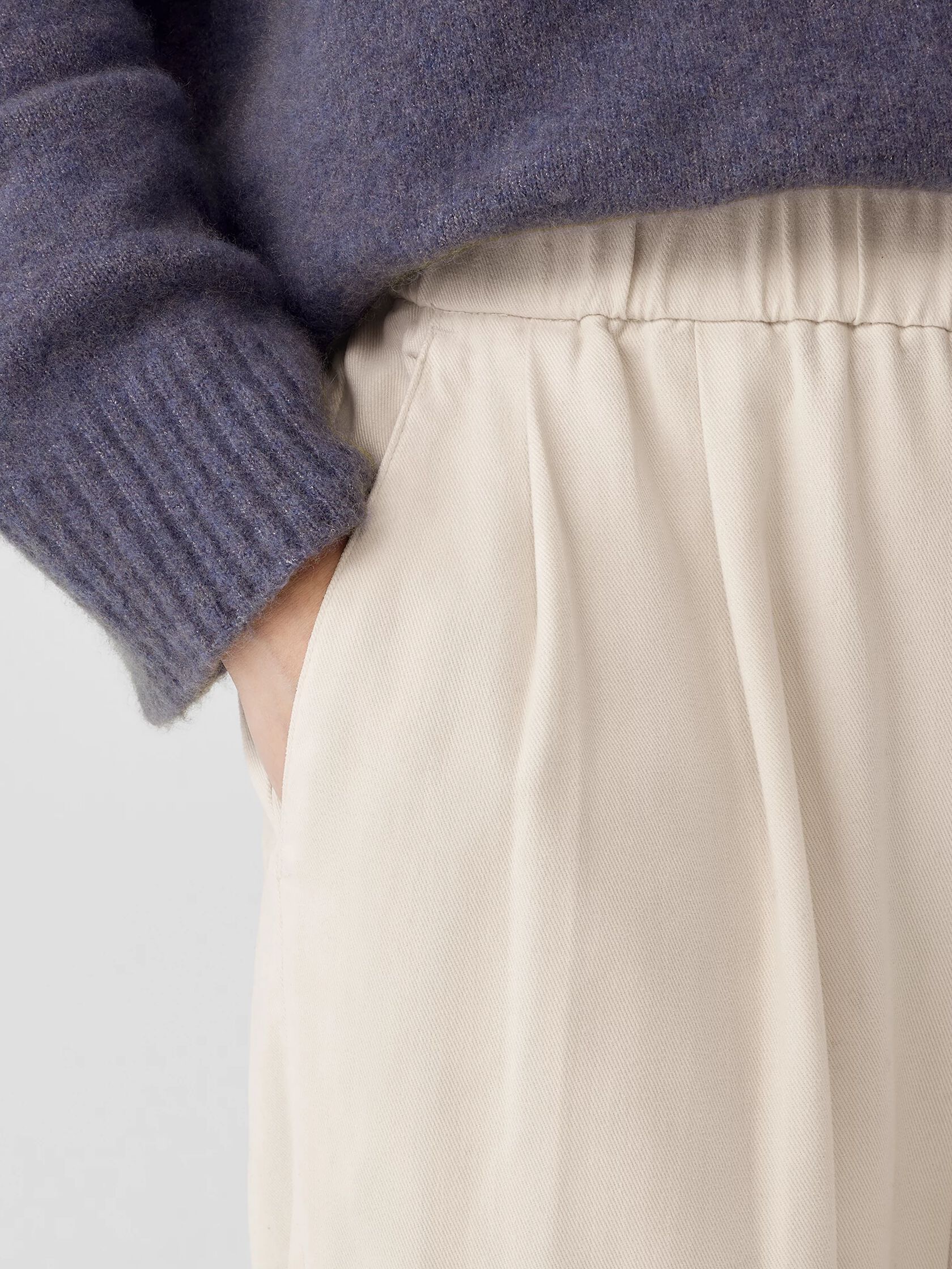 Soft Twill Pleated Tapered Pant