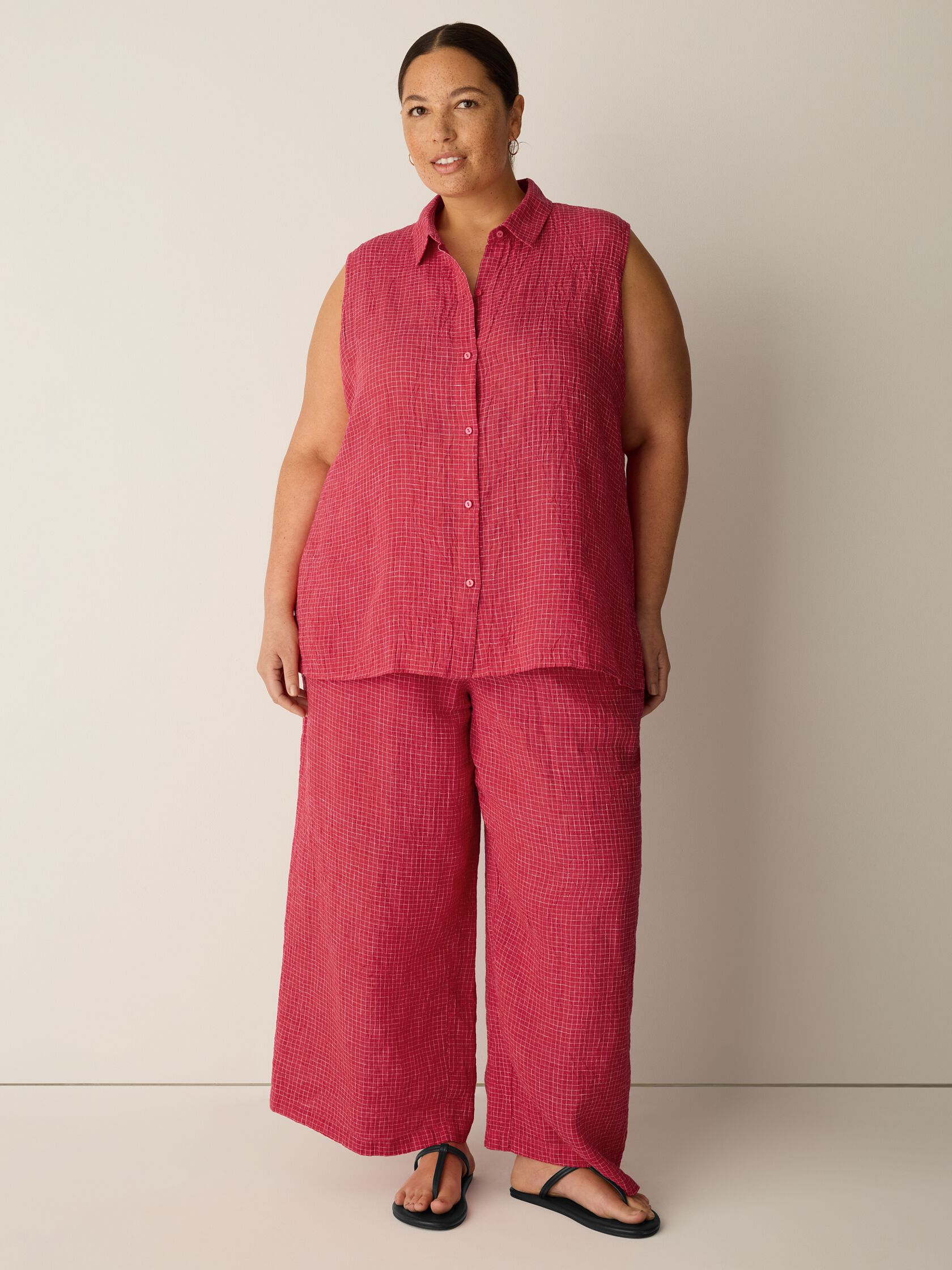 Puckered Organic Linen Grid Sleeveless Shirt