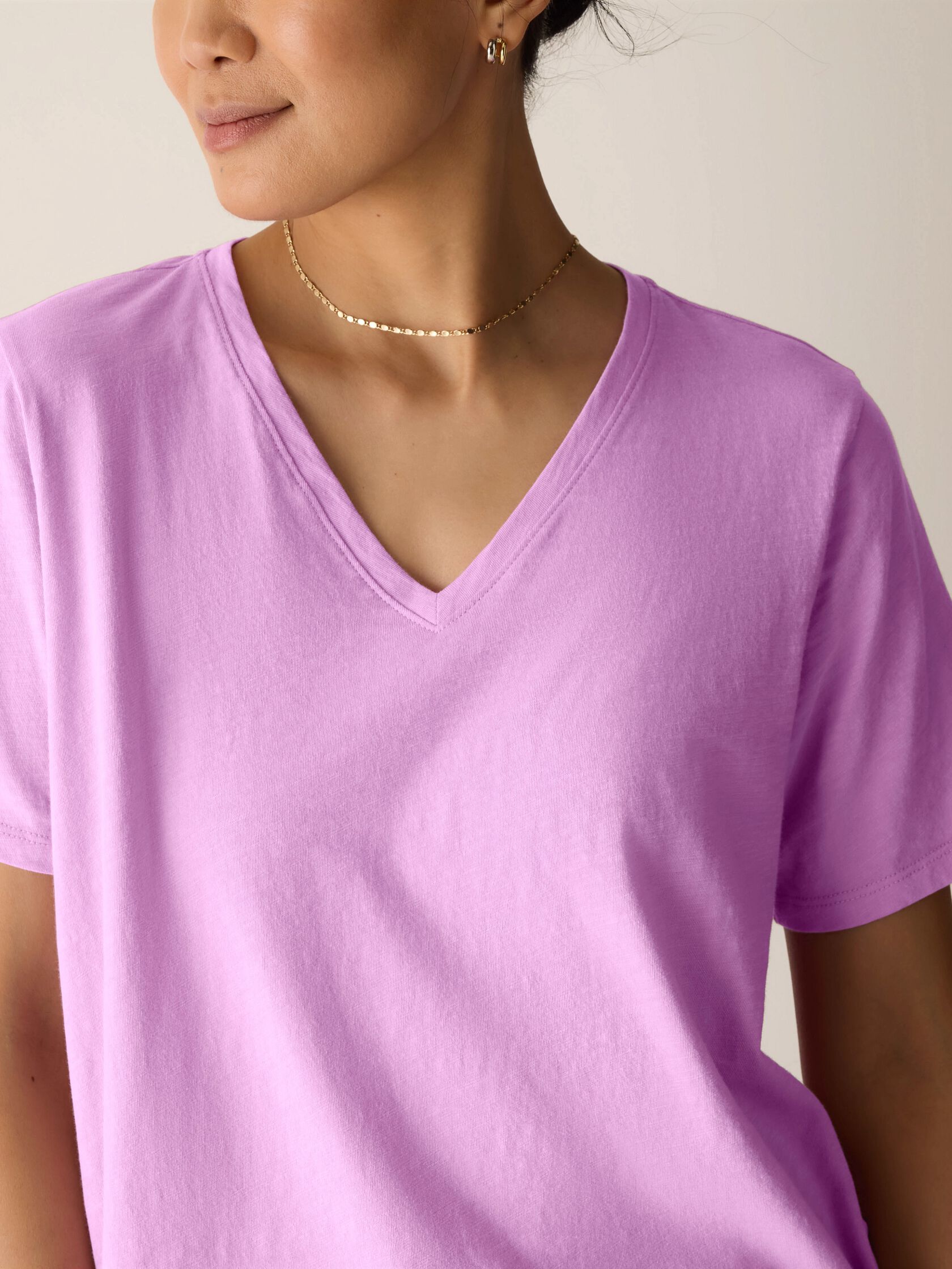 Organic Cotton Slubby Jersey V-Neck Tee