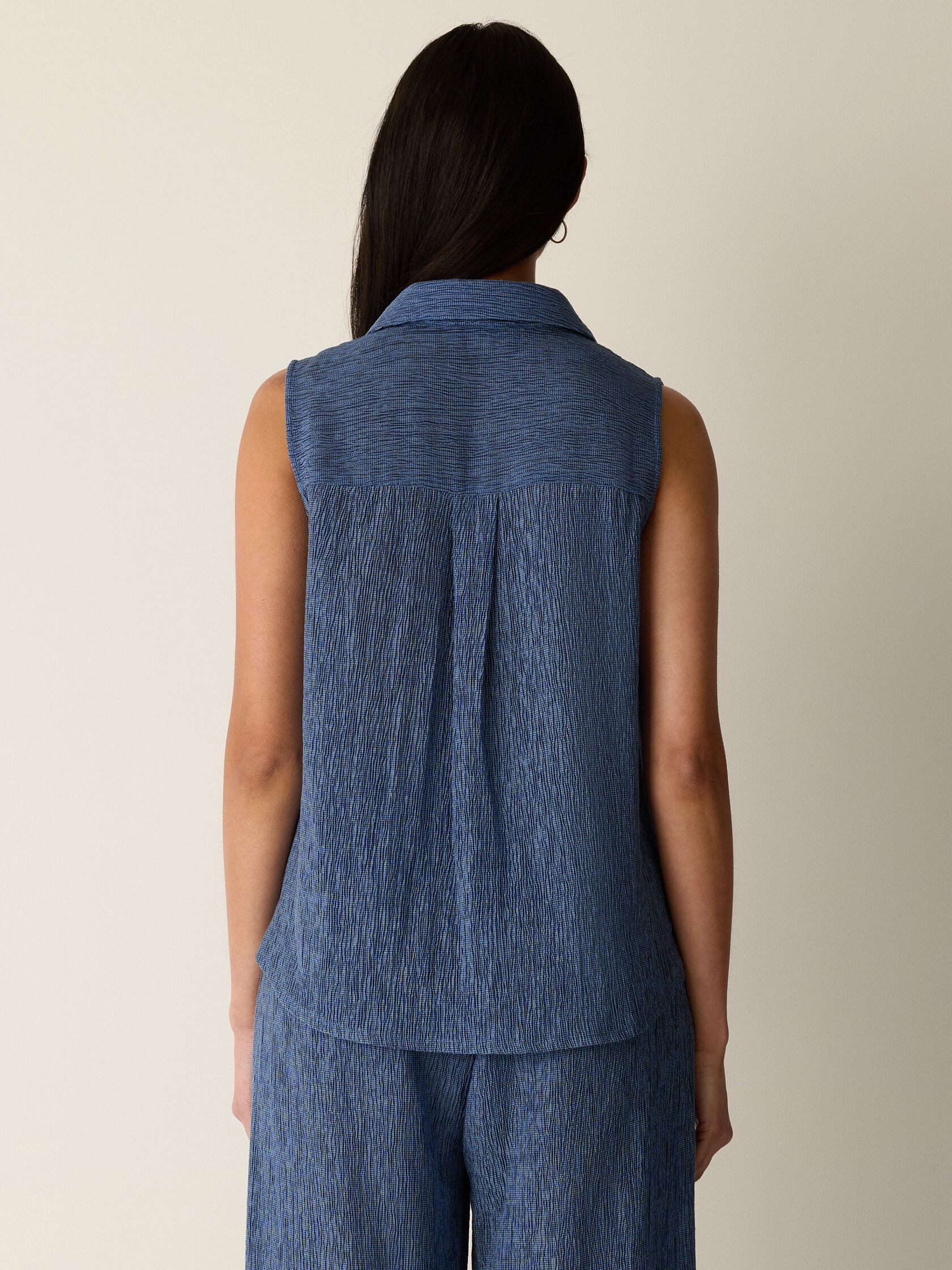 Woven Pliss&eacute; Sleeveless Shirt