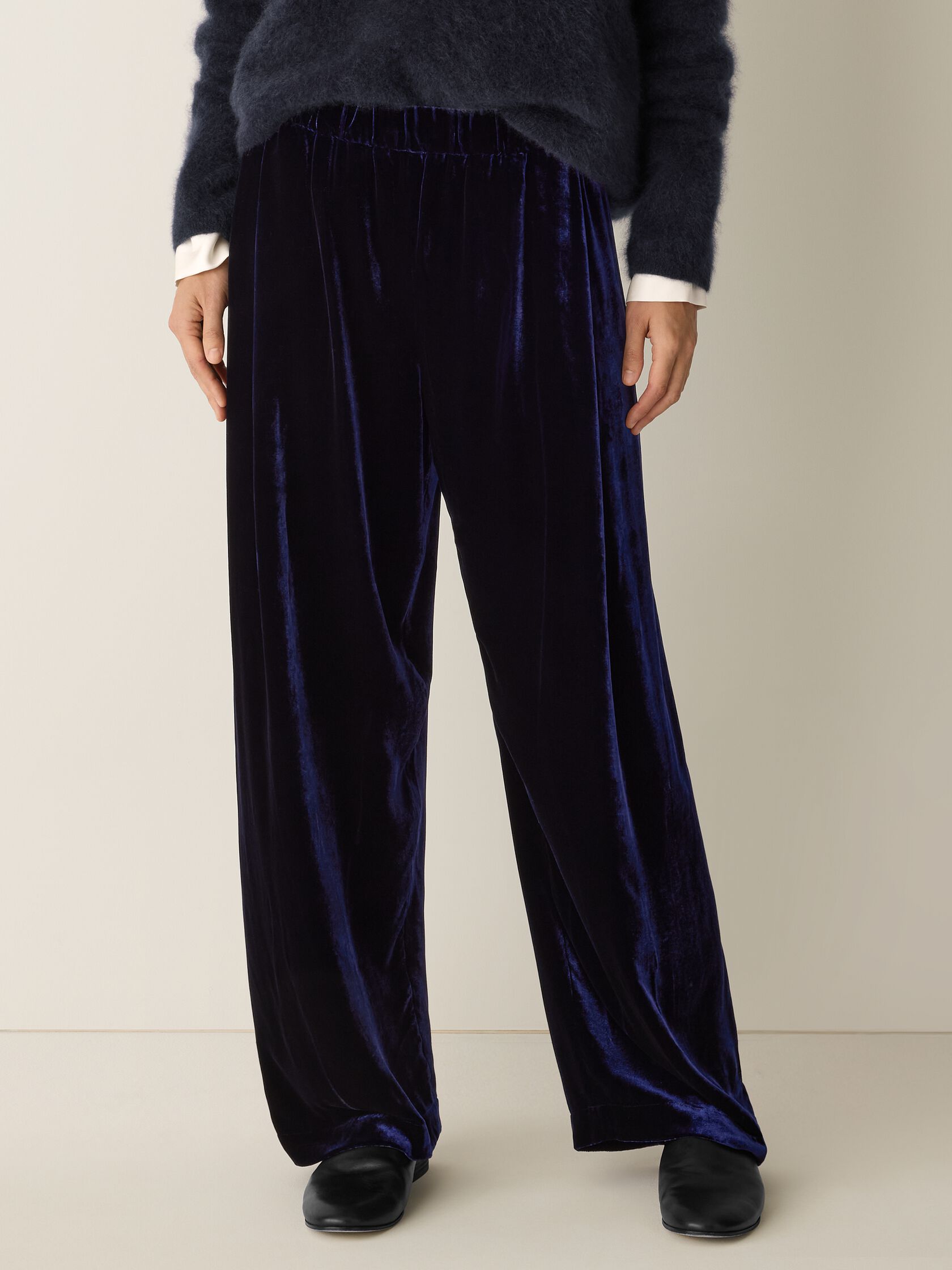 Velvet Pleated Straight Pant