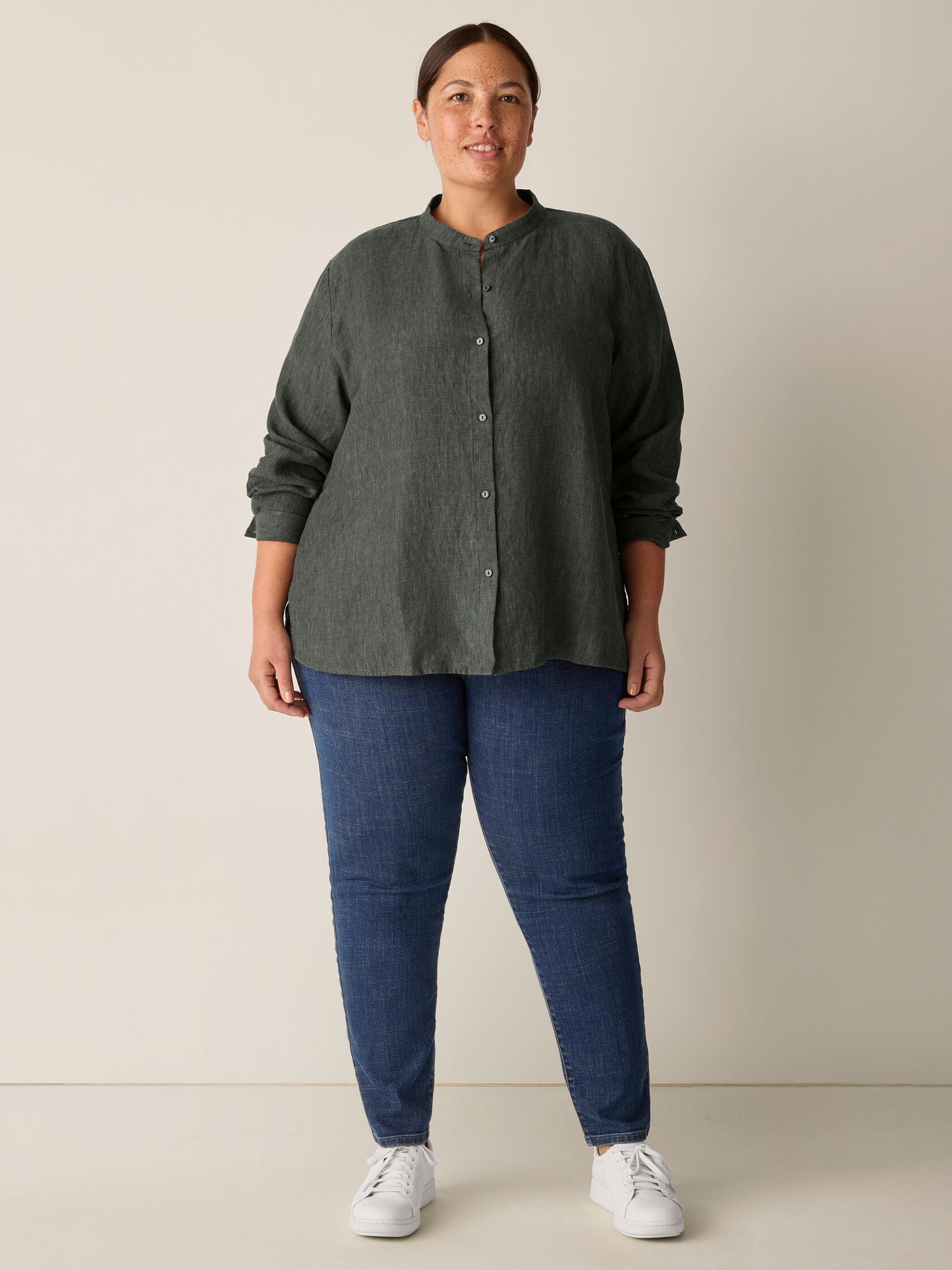 Washed Organic Linen Délavé Band Collar Shirt