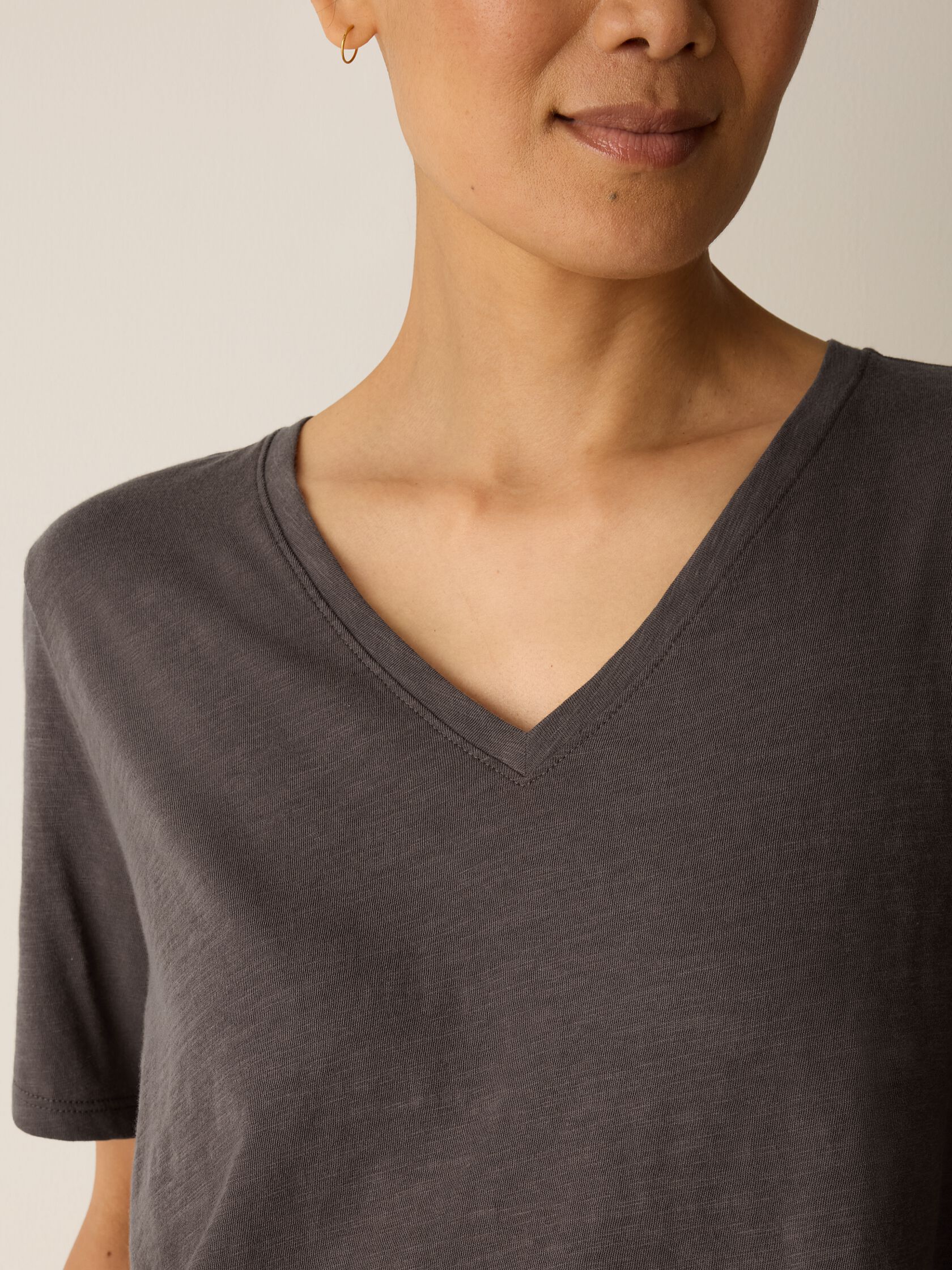 Organic Cotton Slubby Jersey V-Neck Tee