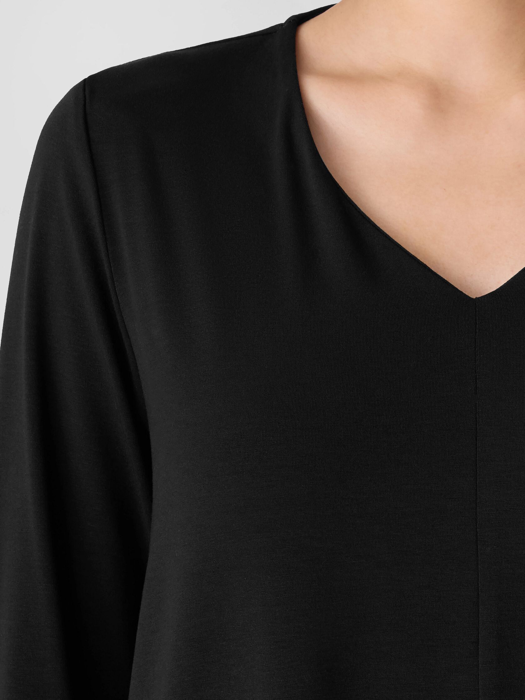 Fine Stretch Jersey Knit V-Neck Long Top