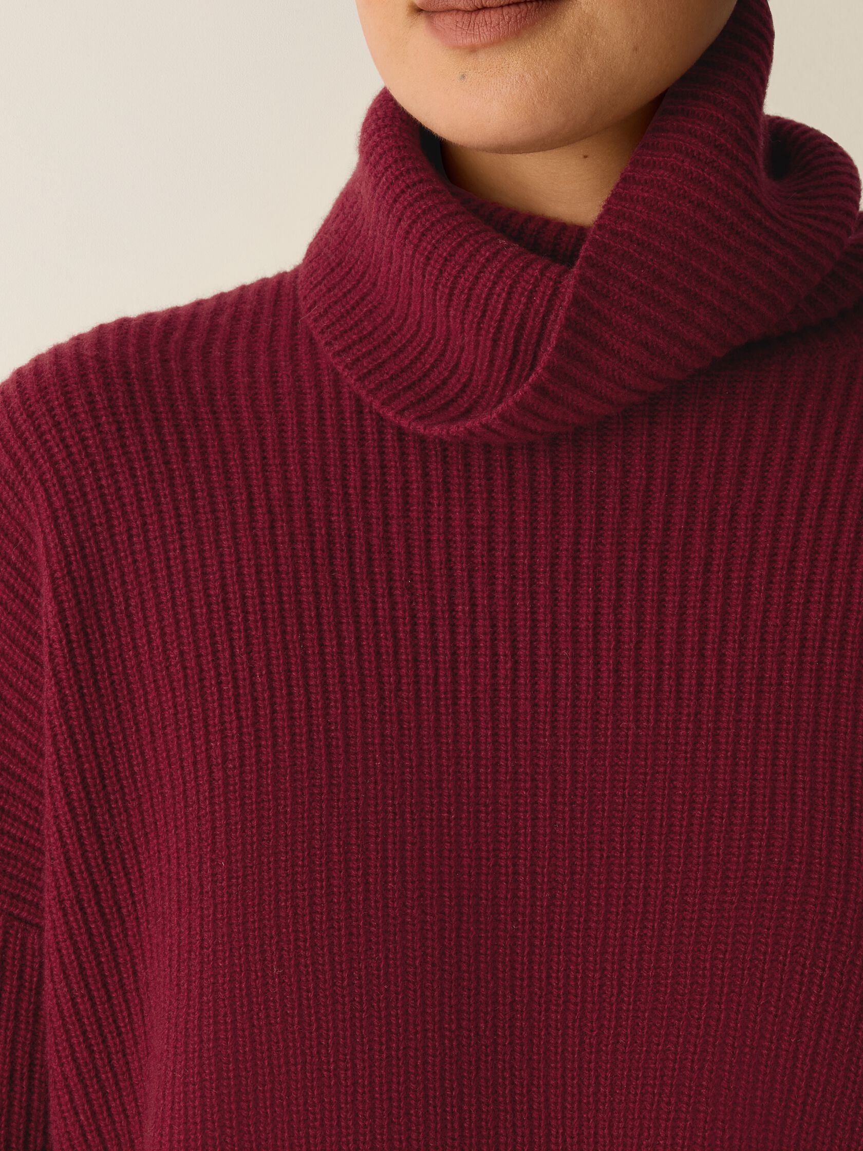 Recycled Wool Cashmere Turtleneck Top