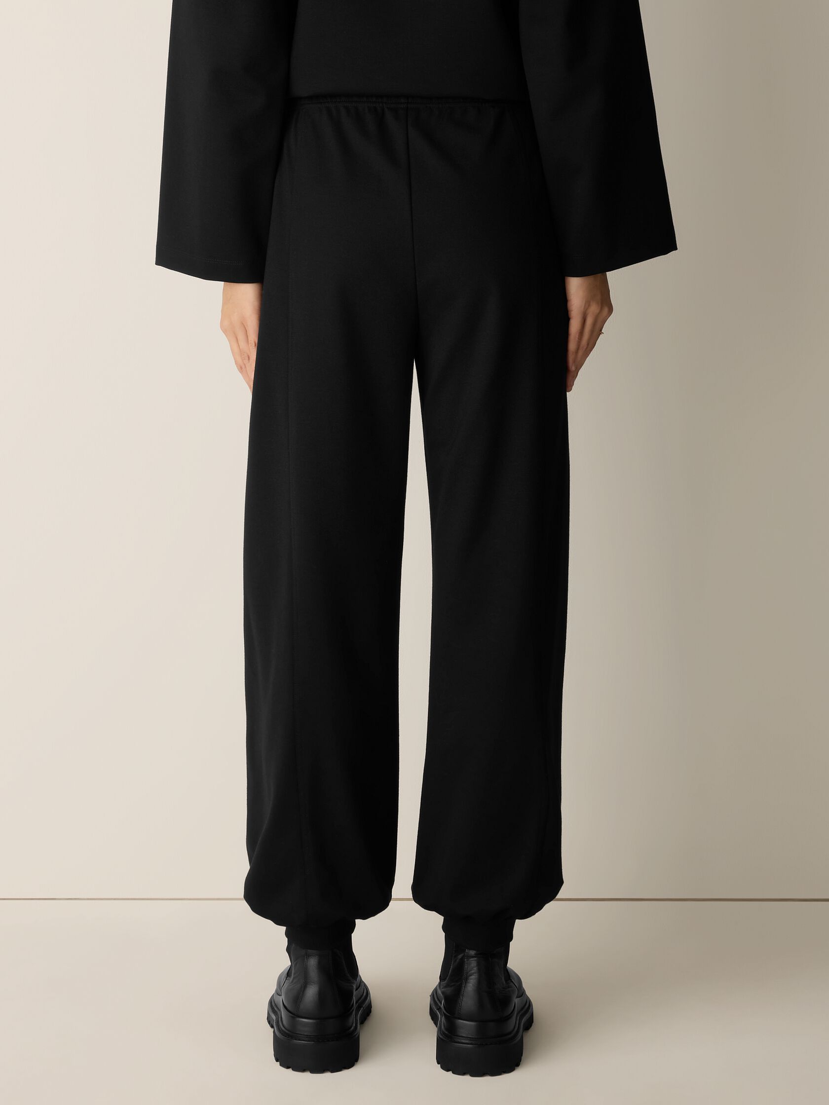 Lightweight Ponte Lantern Jogger Pant