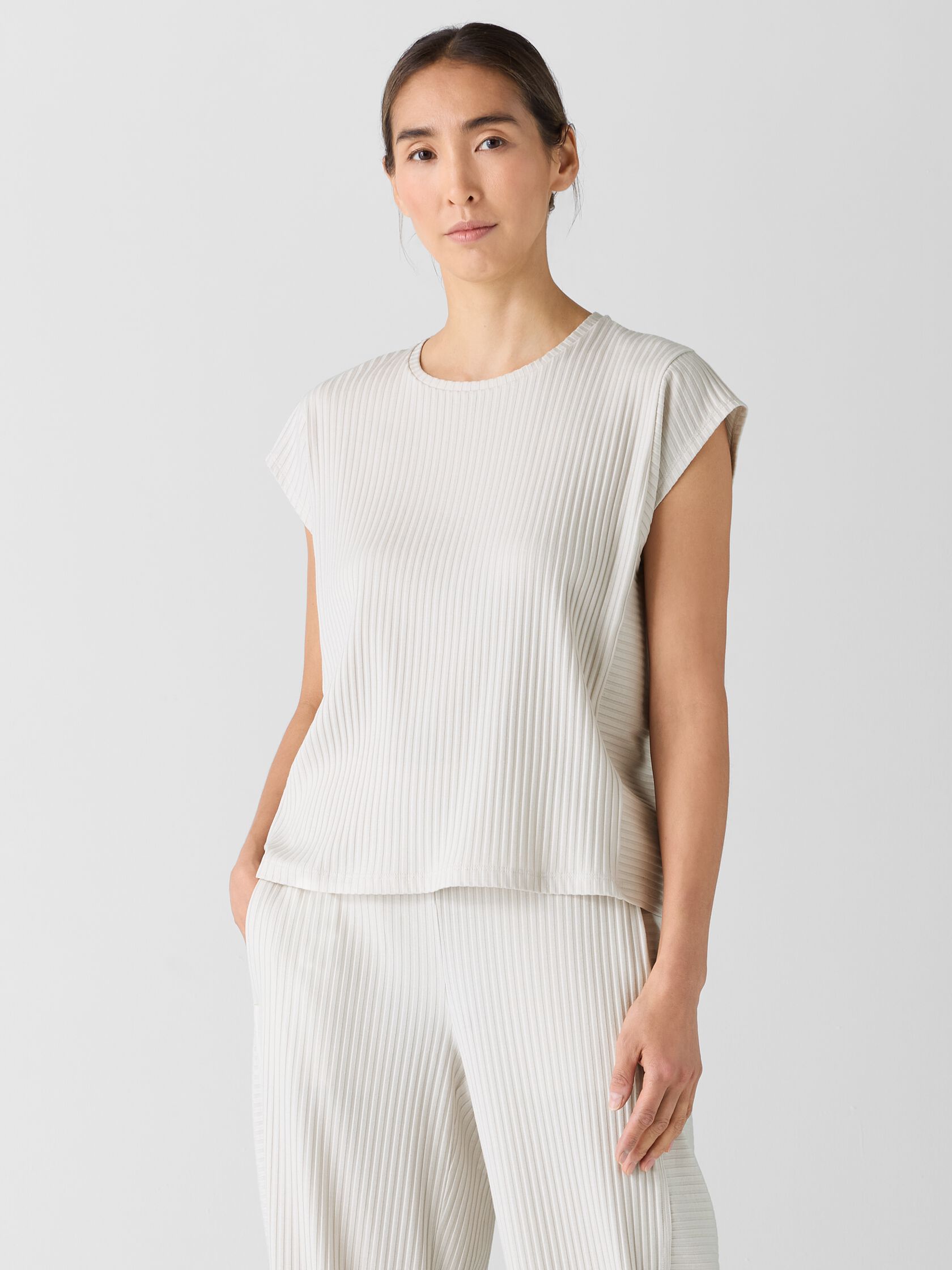 Textured Stretch Rib Round Neck Top