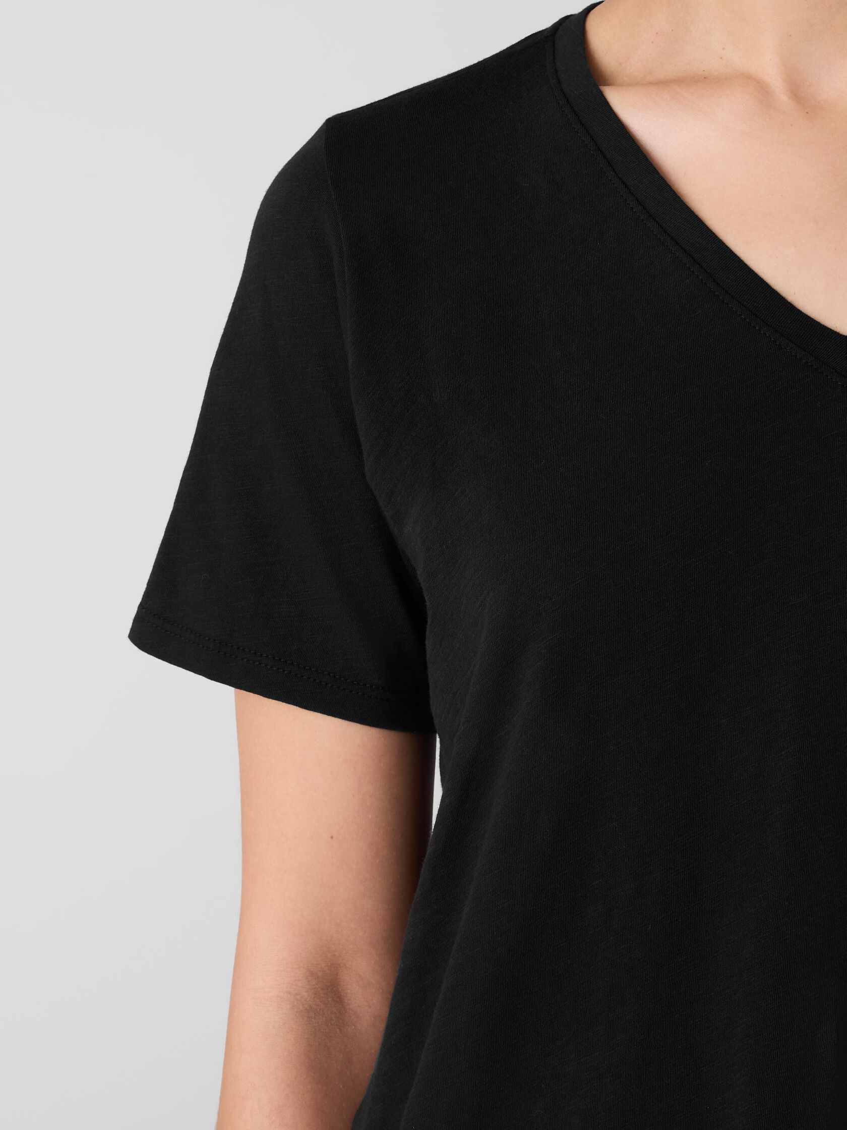 Organic Cotton Slubby Jersey V-Neck Tee