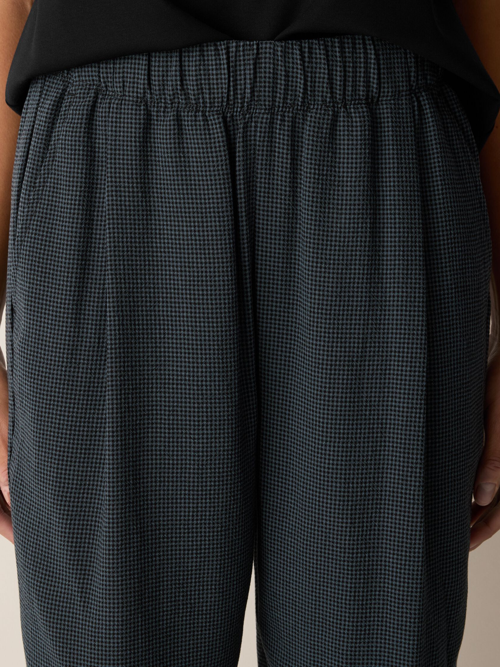 Mini Check Crepe Tapered Pant