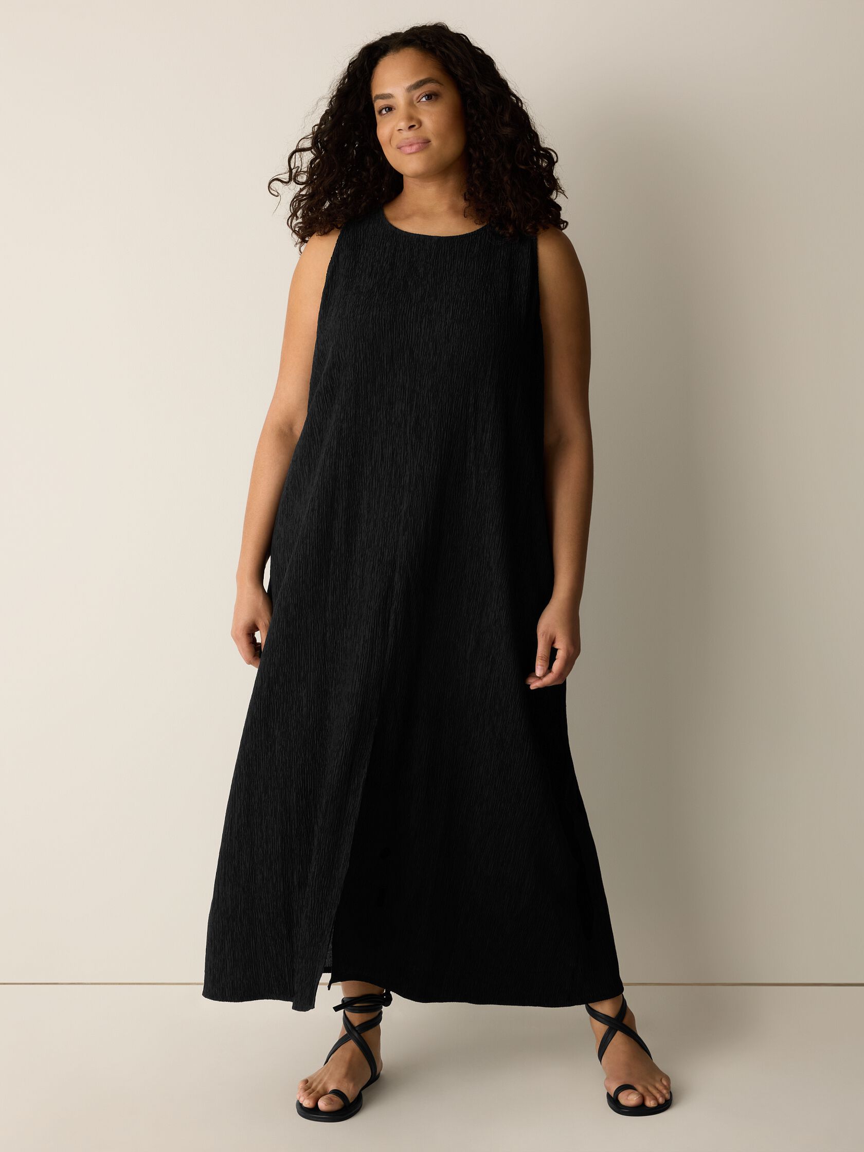 Woven Pliss&eacute; Round Neck Dress