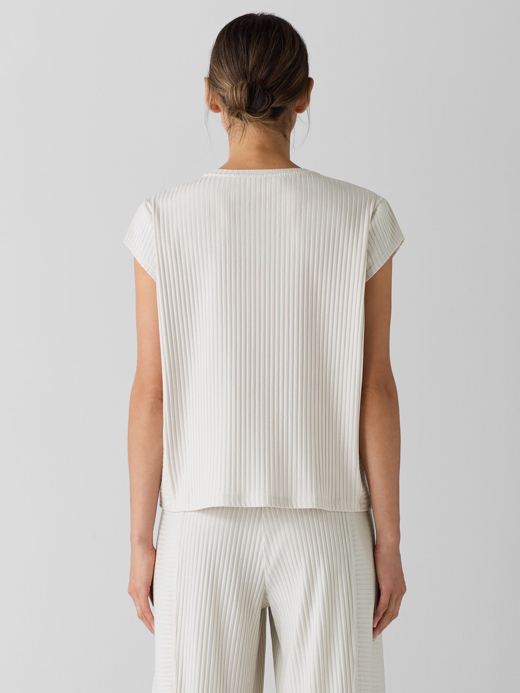 Textured Stretch Rib Round Neck Top