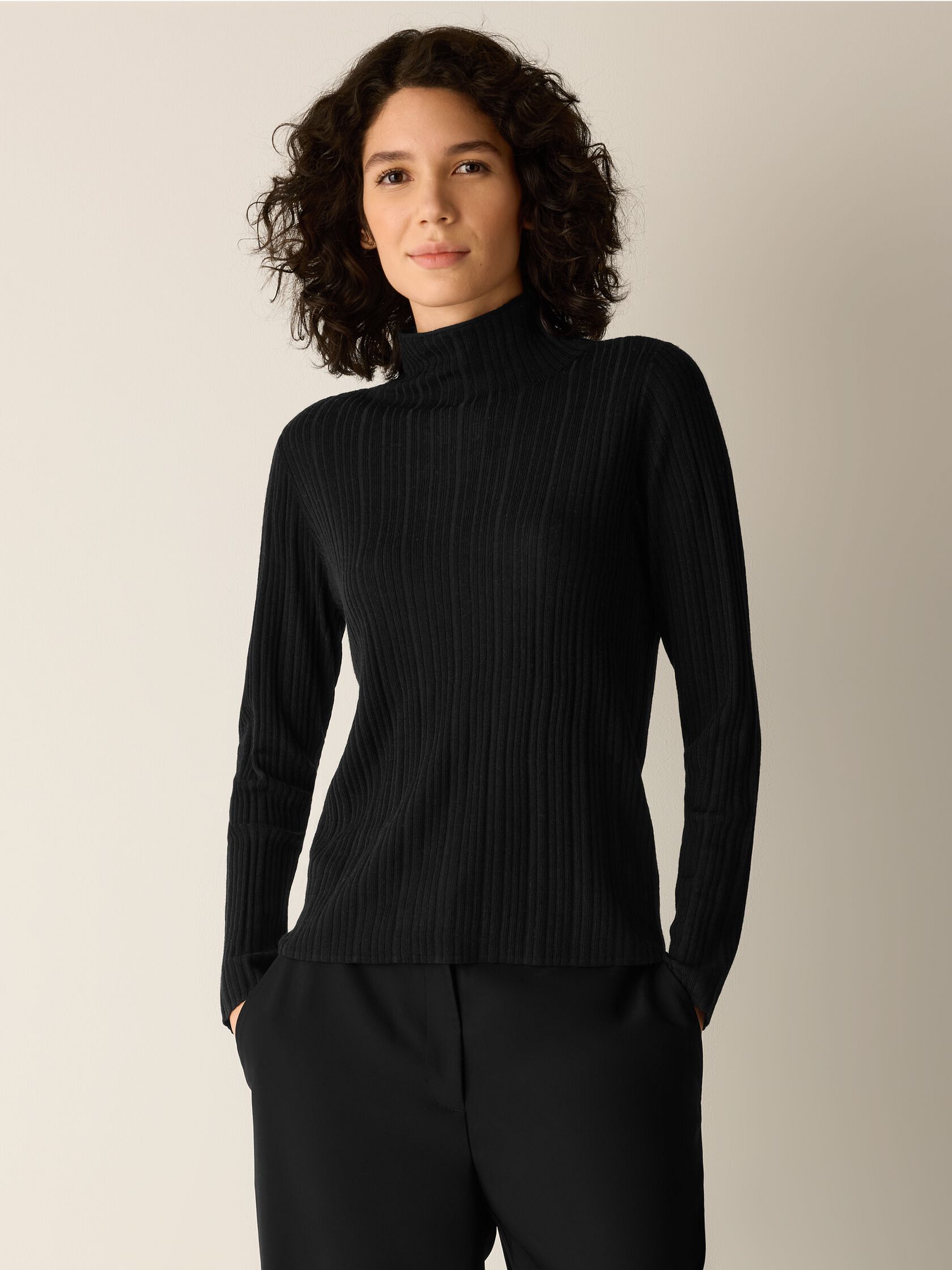 Superfine Merino Turtleneck Top in Regenerative Wool