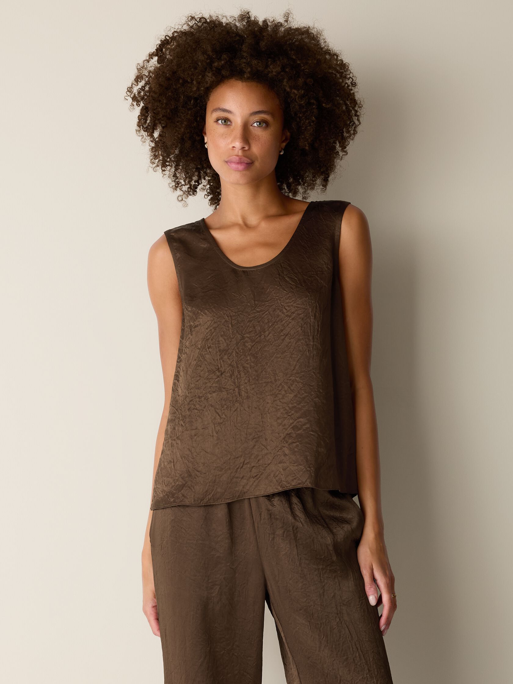 Textured Satin Curved V-Neck Tank
