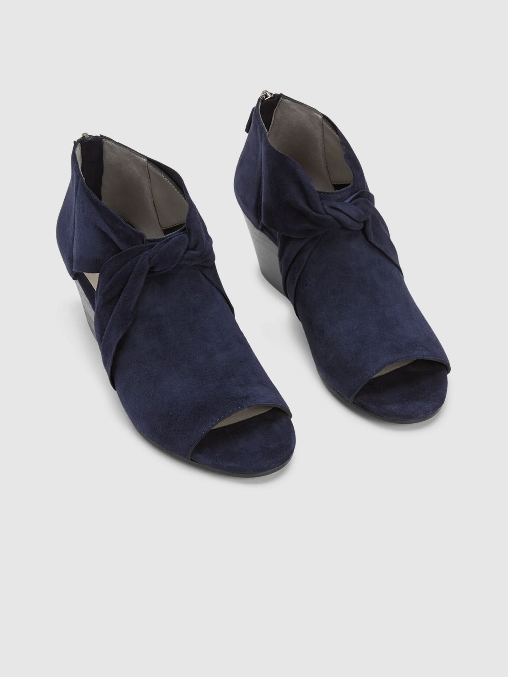 Anise Suede Pump