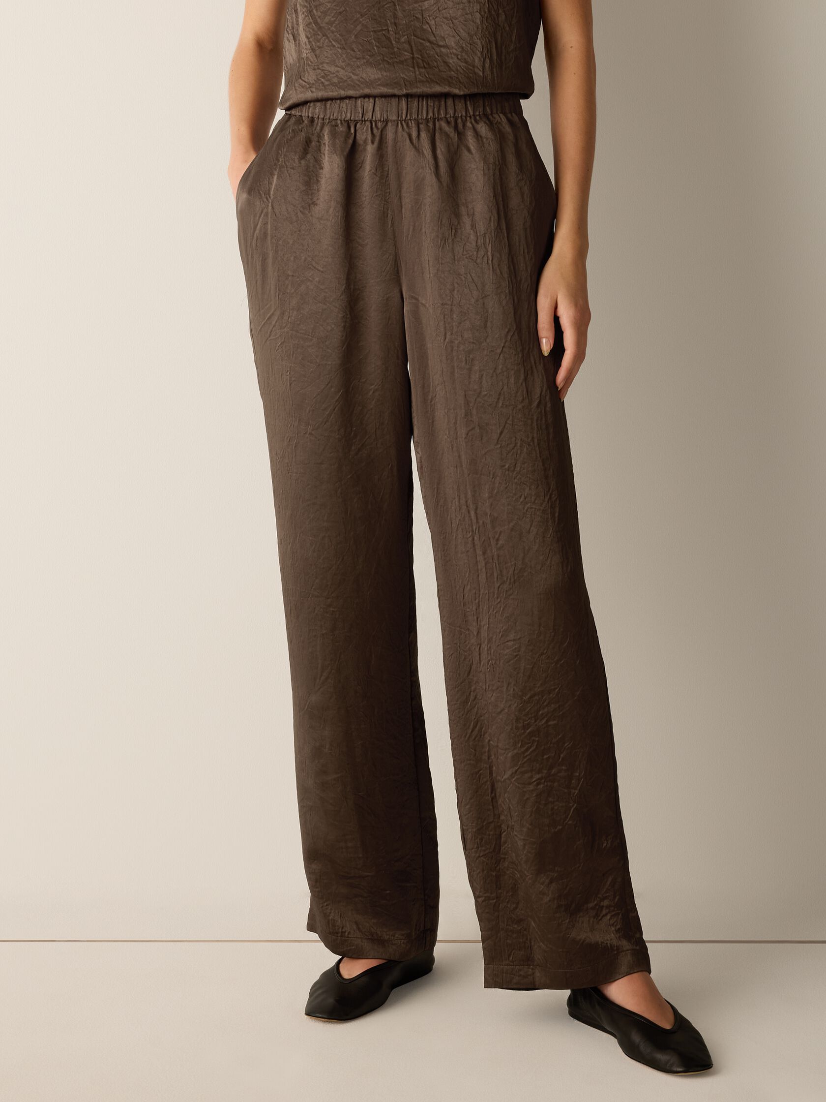 Textured Satin Straight Pant