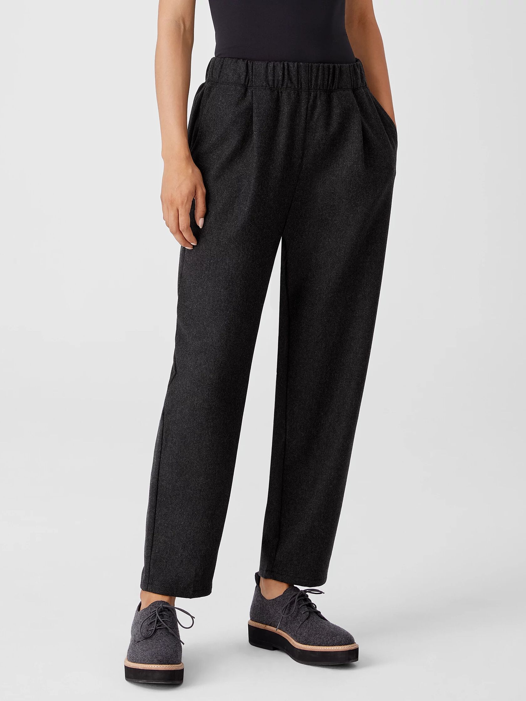 Soft Wool Flannel Pleated Tapered Pant