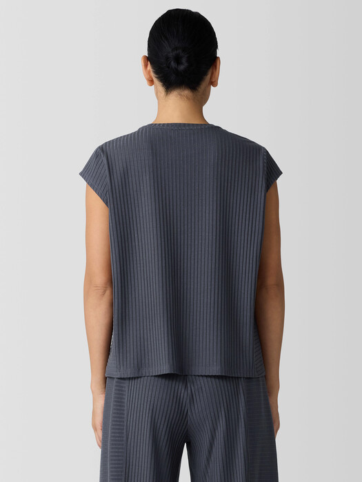 Textured Stretch Rib Round Neck Top