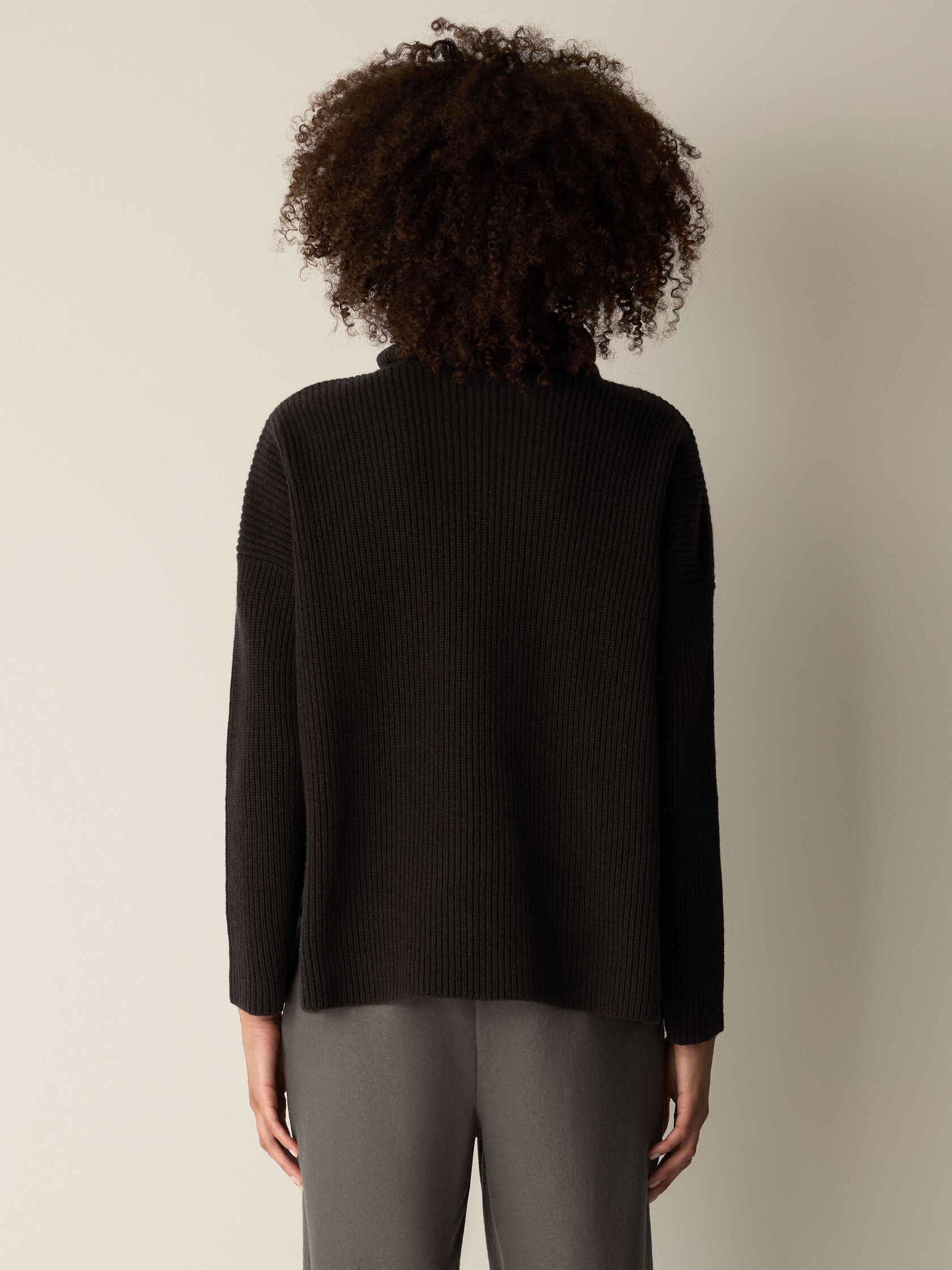 Recycled Wool Cashmere Turtleneck Top