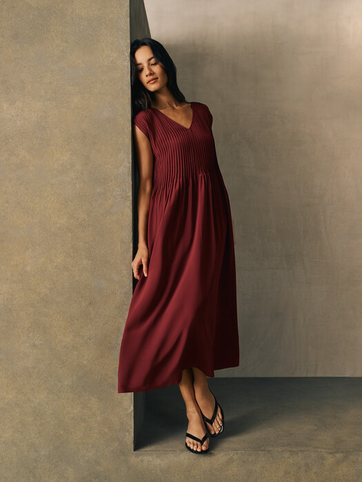 Silk Crepe de Chine V-Neck Dress | EILEEN FISHER Silk Crepe de Chine V-Neck Dress | EILEEN FISHER