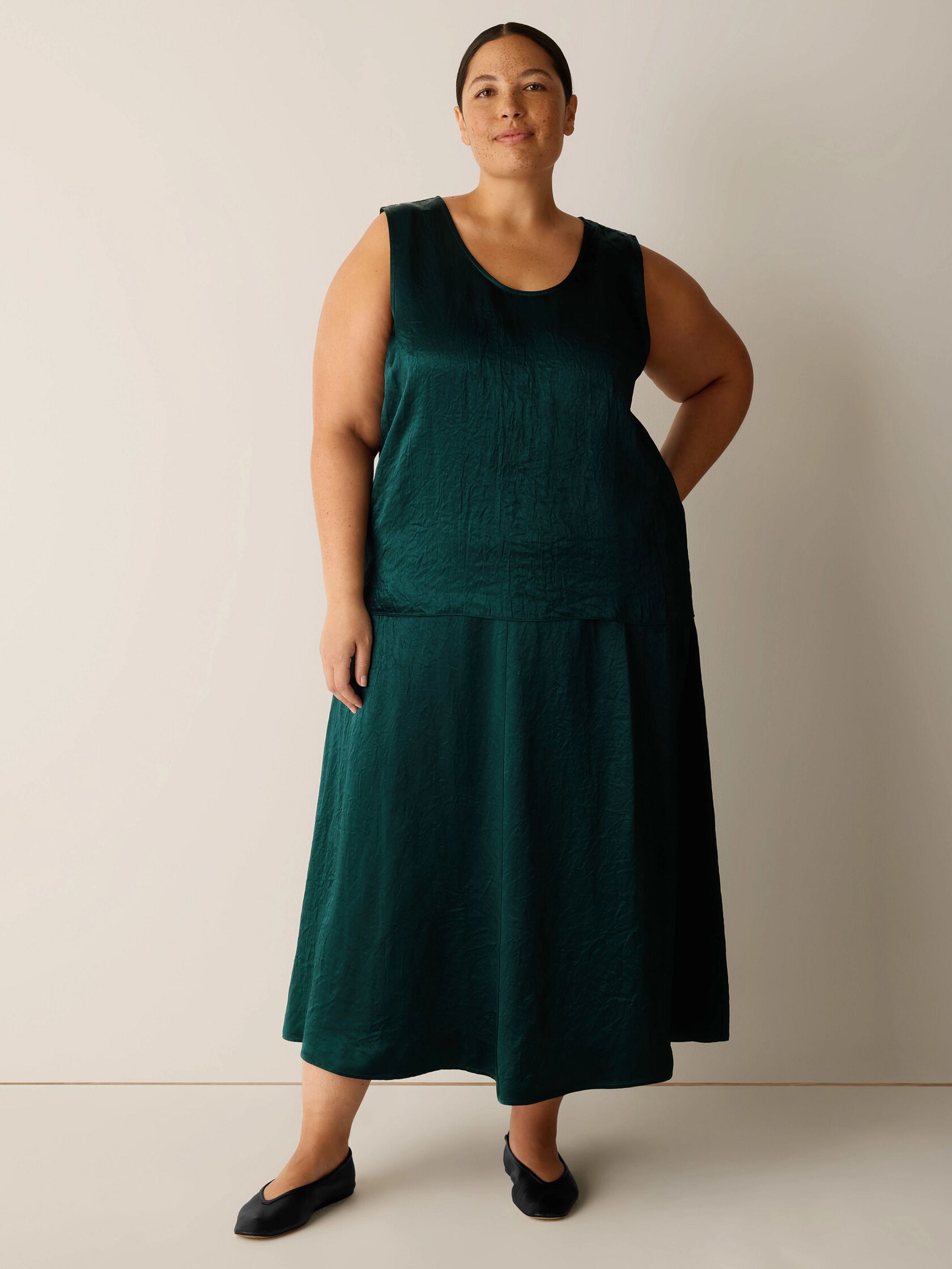 Textured Satin Curved V-Neck Tank