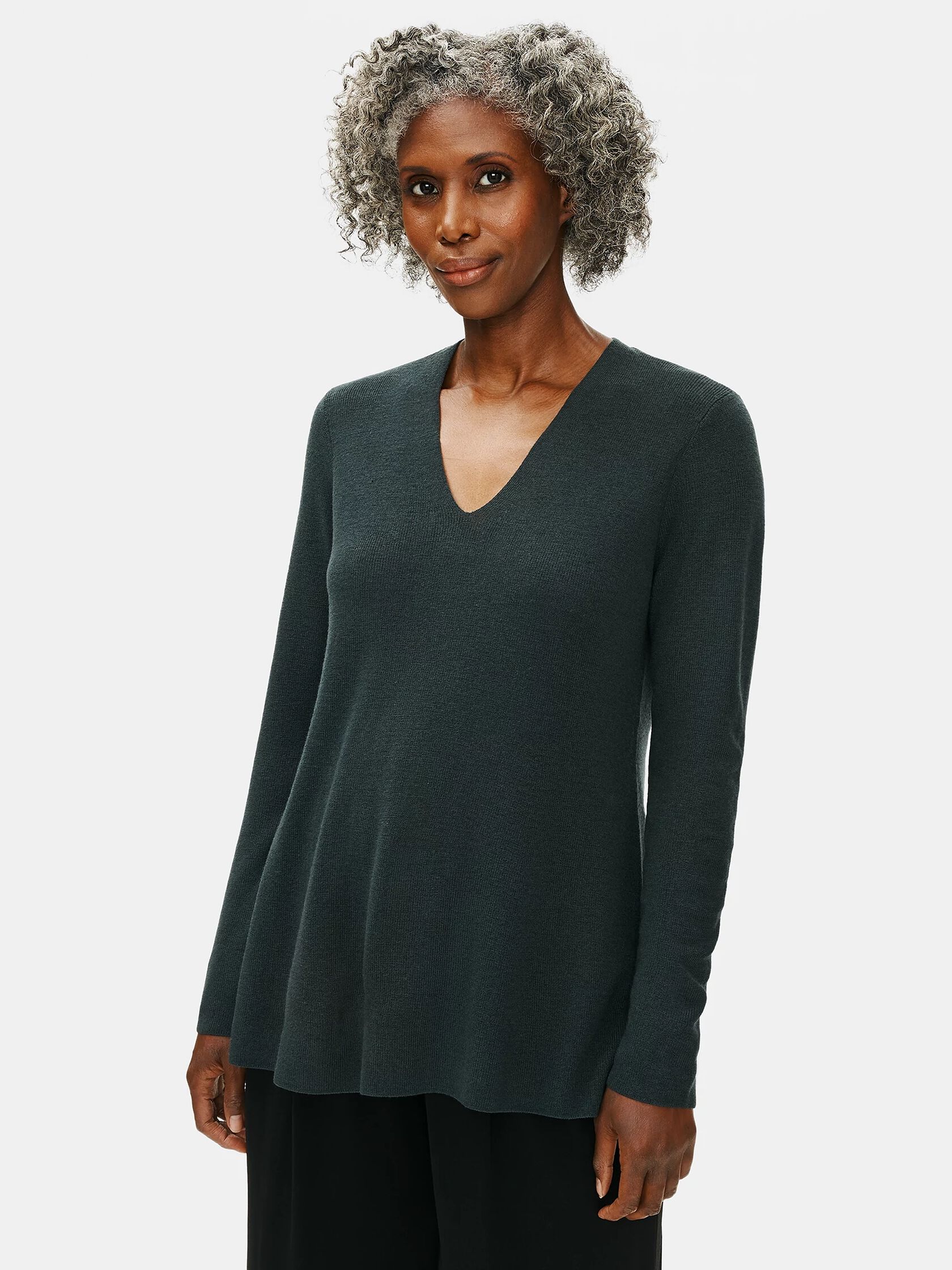 Ultrafine Merino V-Neck Tunic in Regenerative Wool